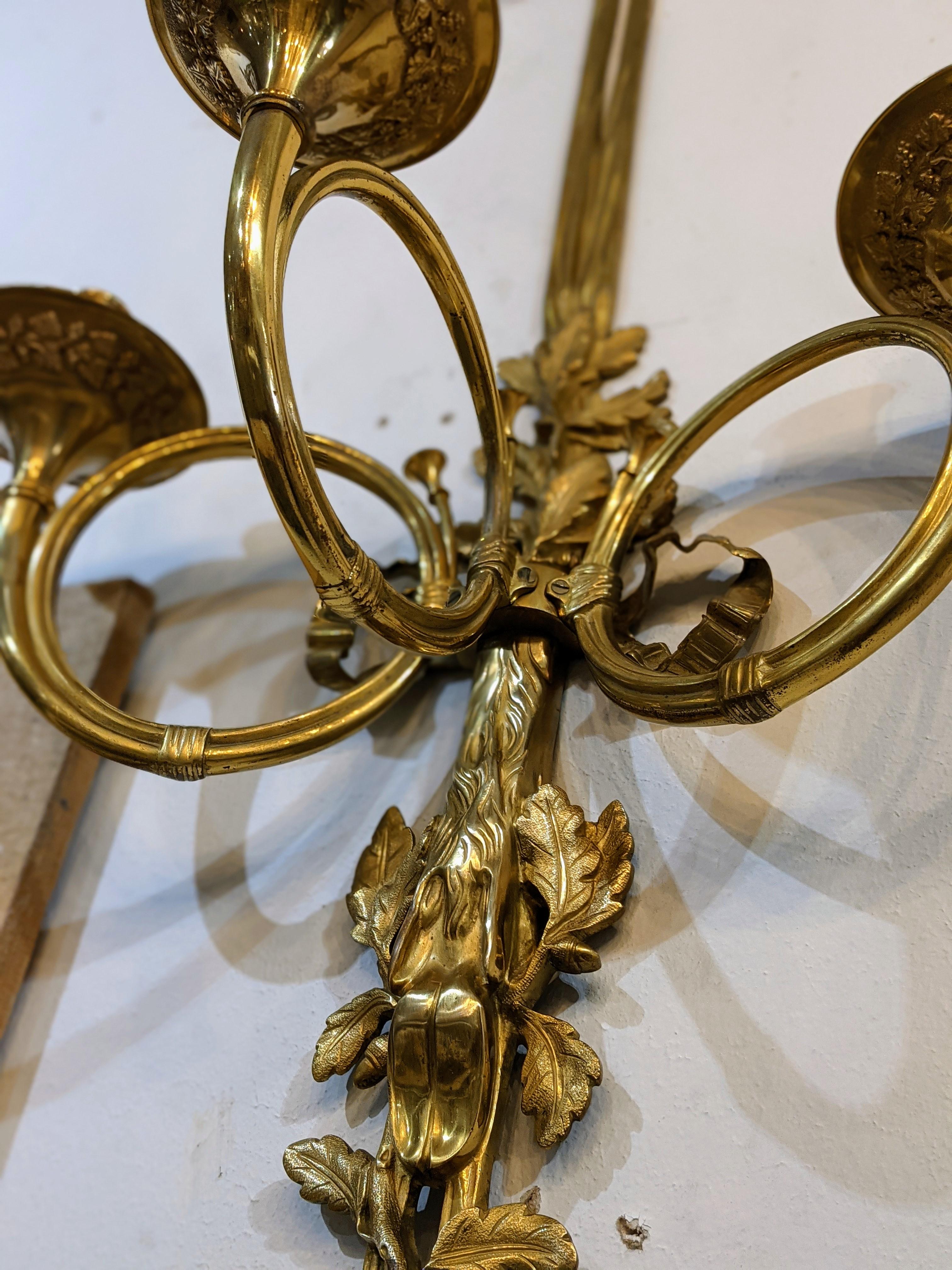 Paire d'appliques Louis XIV en bronze Bon état - En vente à Dallas, TX