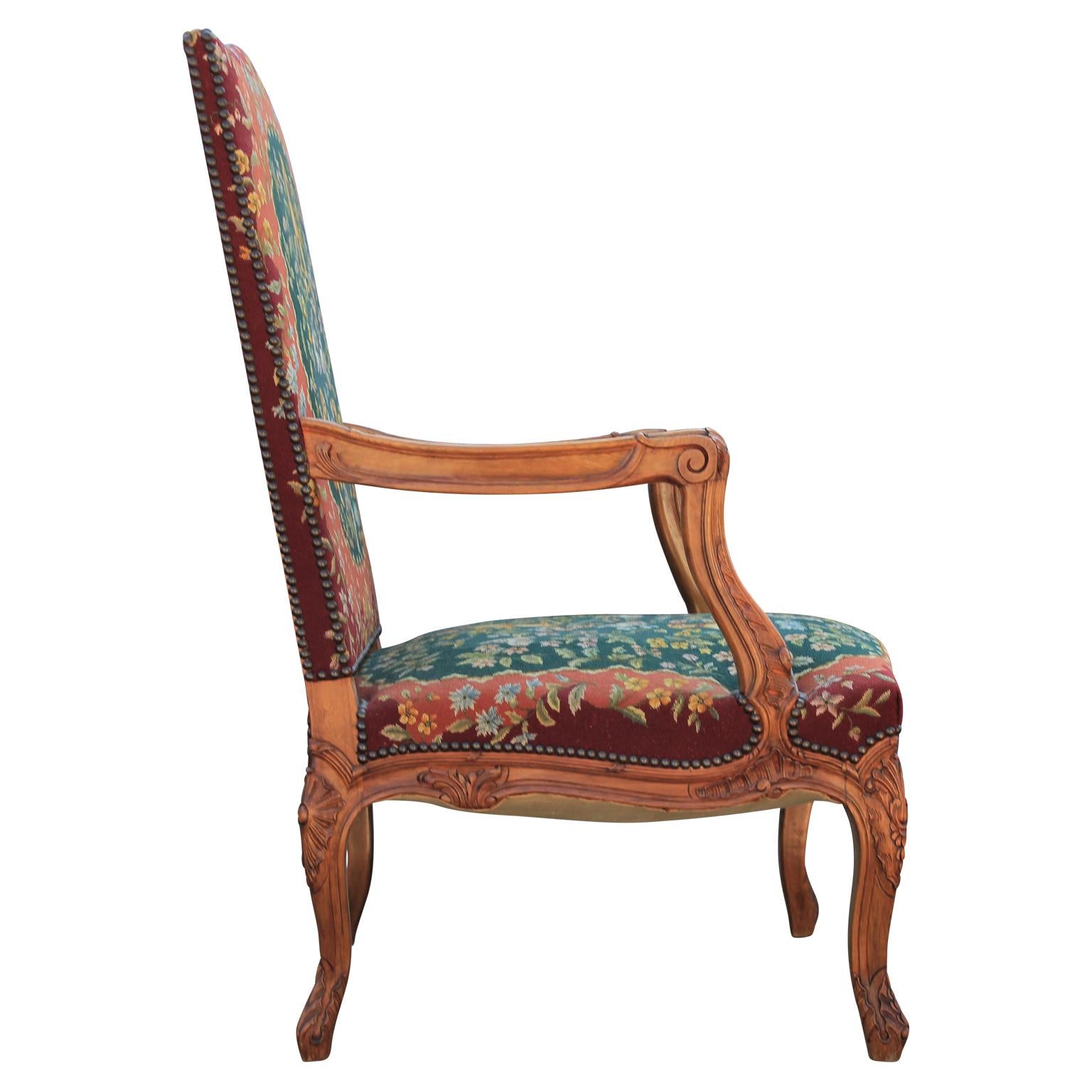 Pair of Louis XIV Needlepoint Upholstered Walnut French or Italian Armchairs In Good Condition In Houston, TX