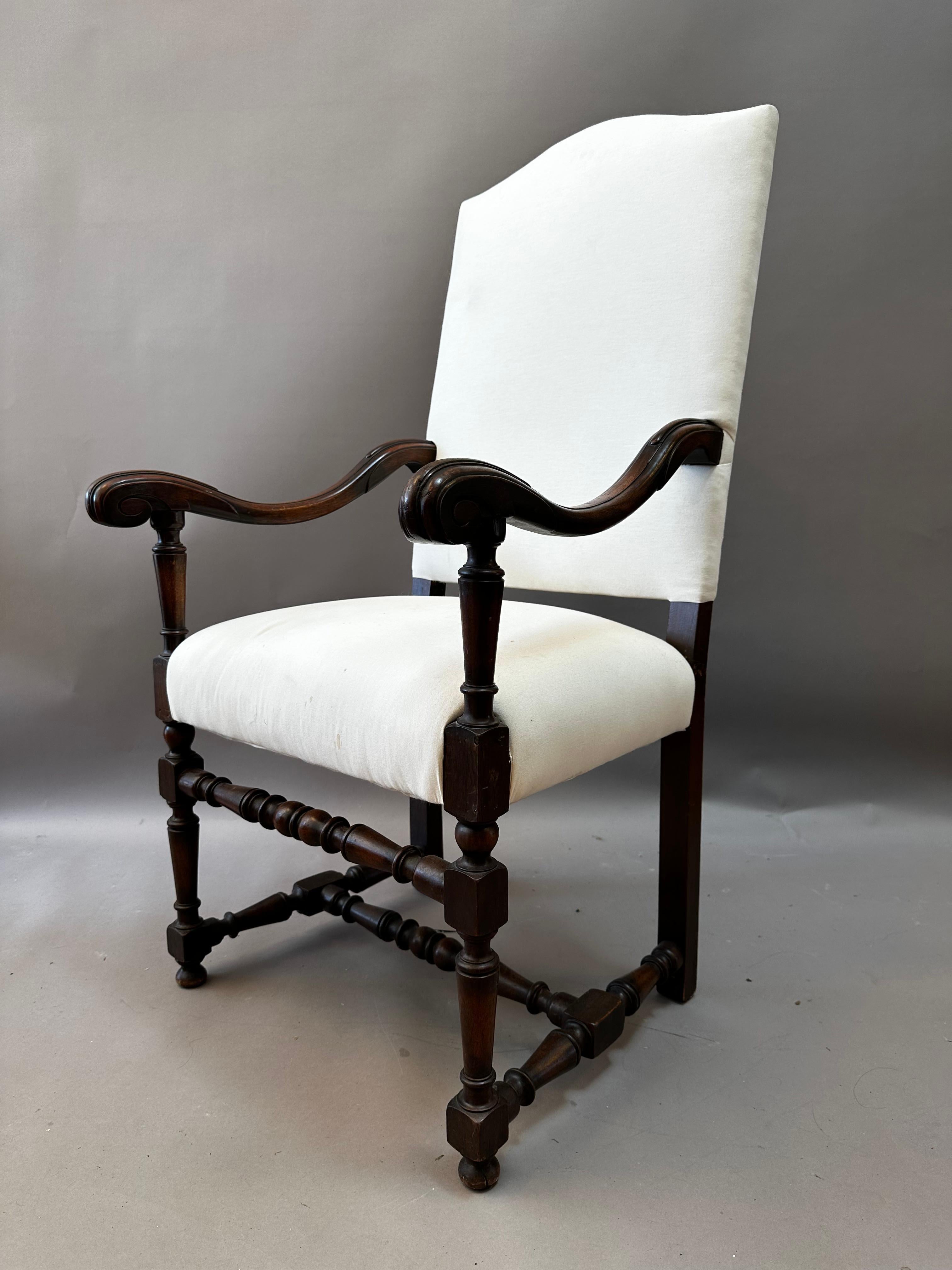 Pair of Louis XIV Period 17th Century Armchairs In Good Condition For Sale In Middleburg, VA