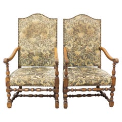 Paire de fauteuils de style Louis XIV:: français:: milieu du siècle dernier:: à retapisser