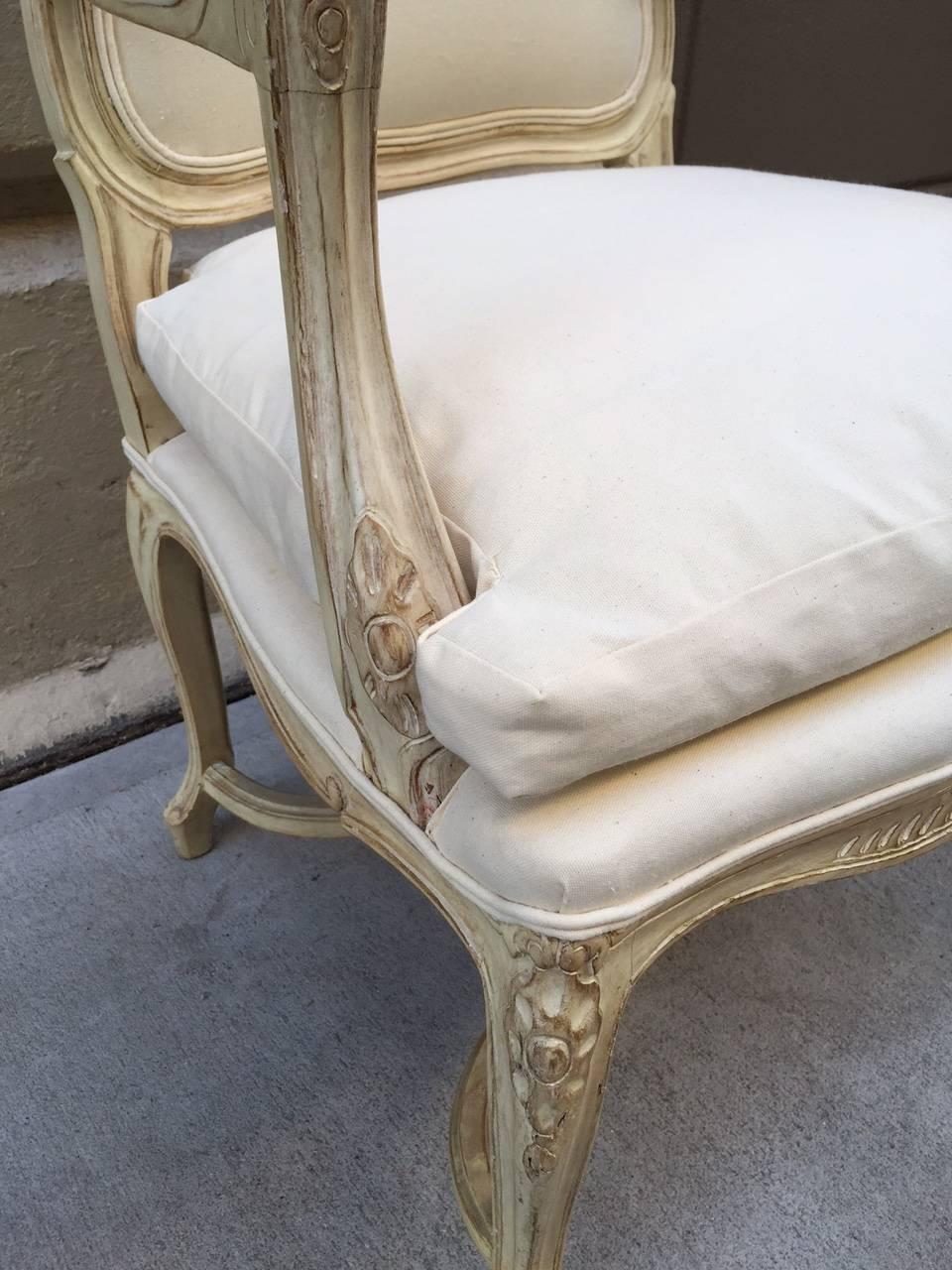 Milieu du XXe siècle Paire de fauteuils de style Louis XIV en vente