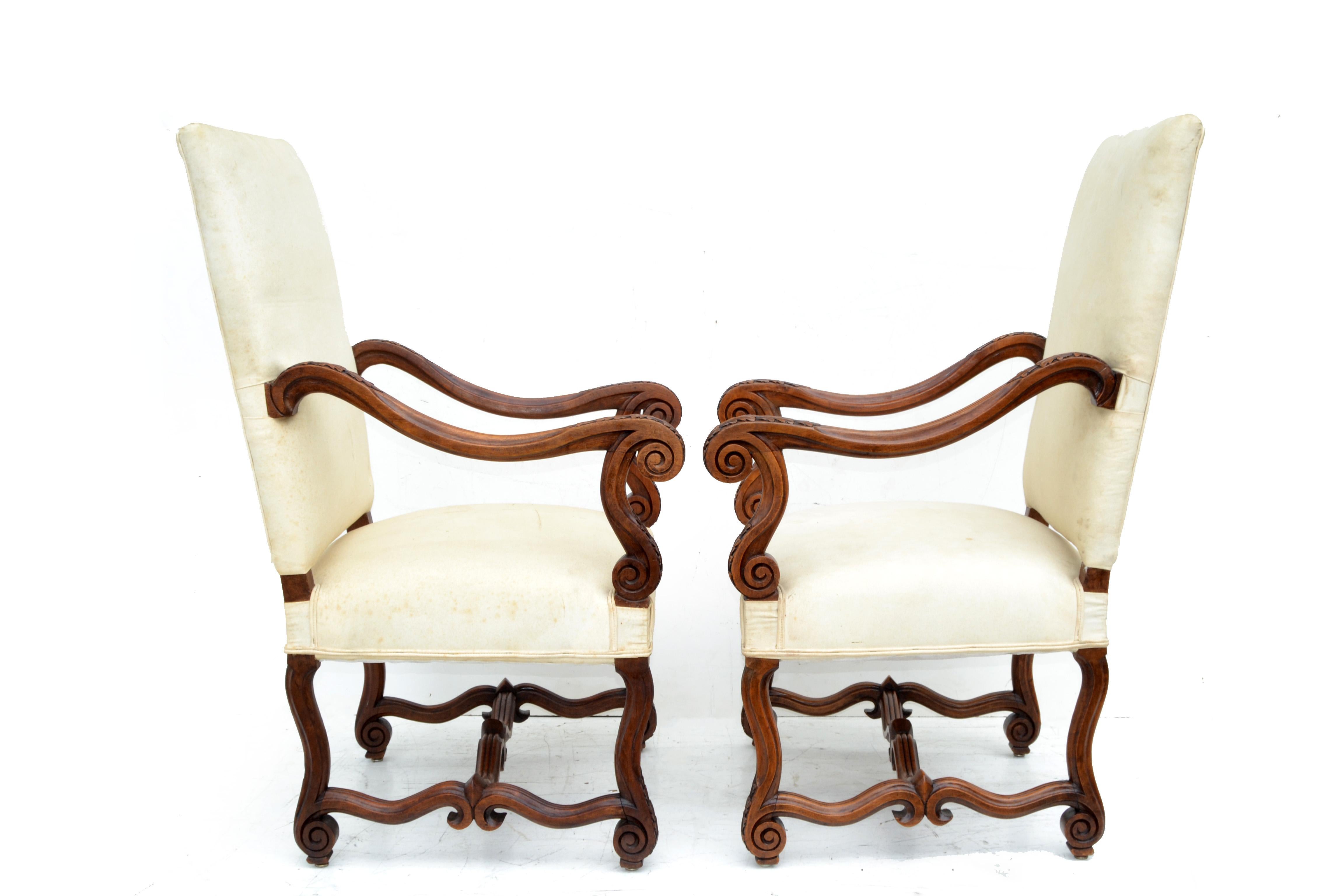 Pair of Louis XIV Style Bergere Chairs Carved Walnut Wood Armchairs France For Sale 8