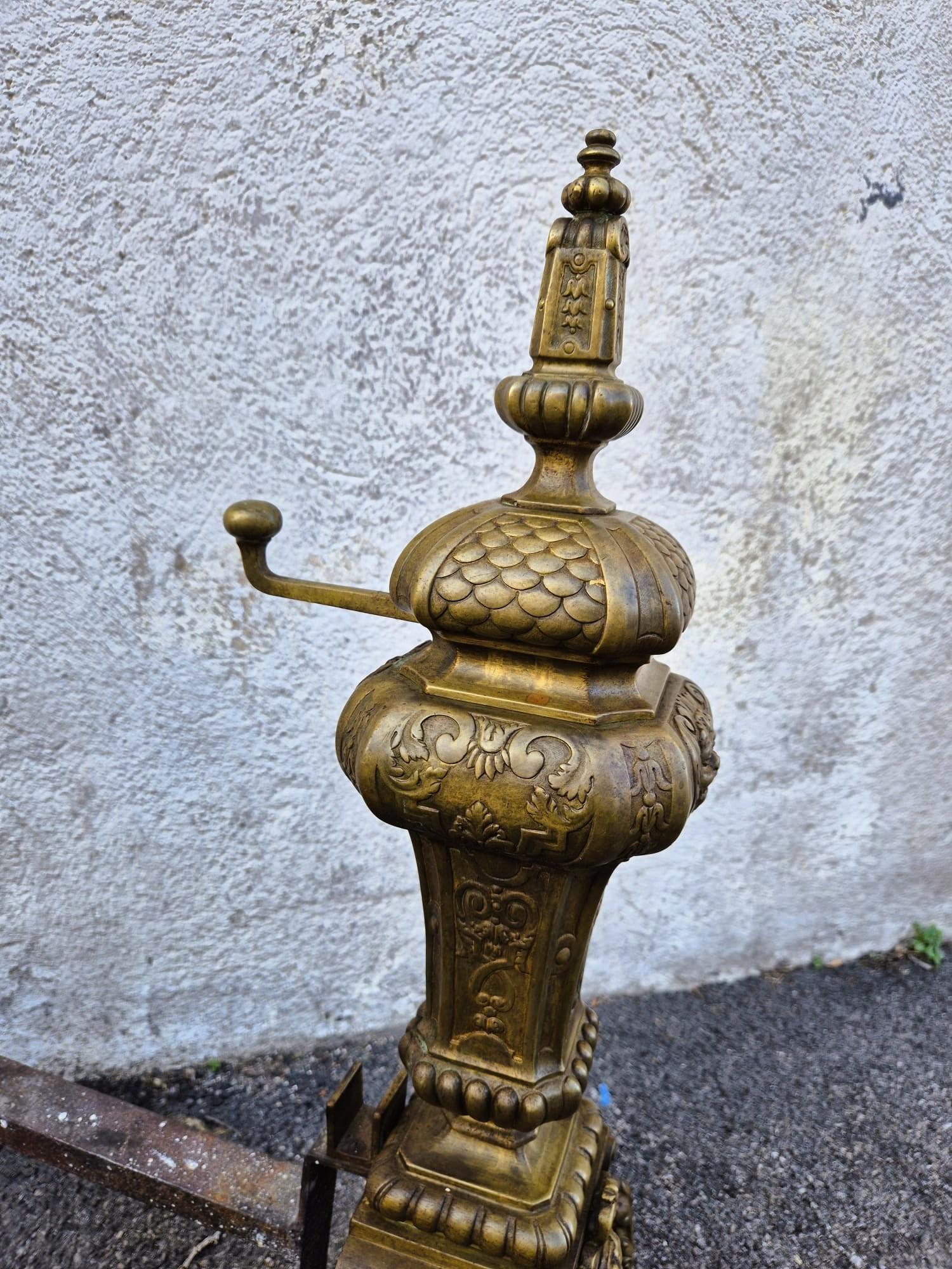 Bronzo Coppia di androni in bronzo e ferro in stile Luigi XIV, XIX secolo in vendita