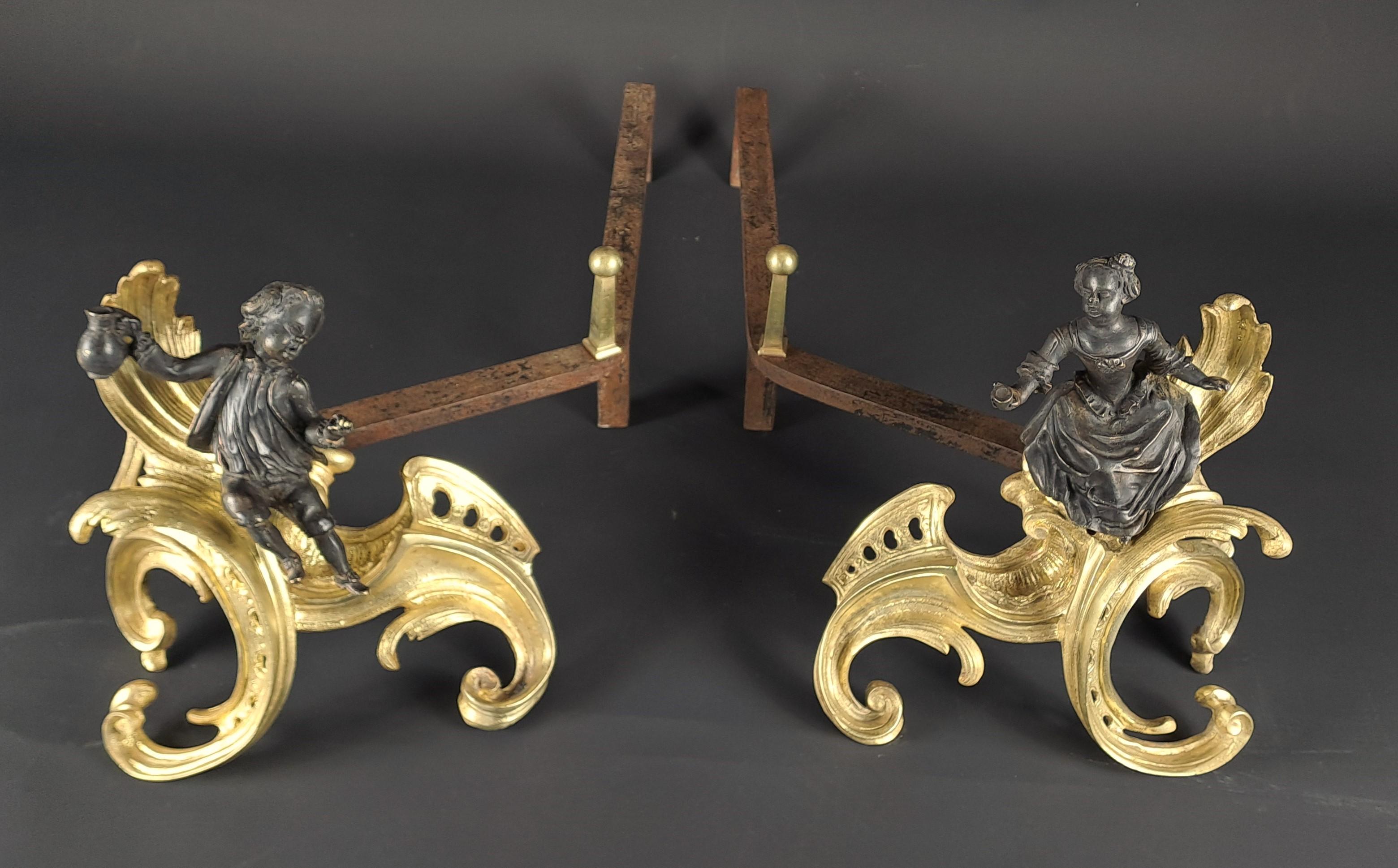 Pareja De Andirones Luis XV De Bronce Dorado Patinado Negro en venta 5