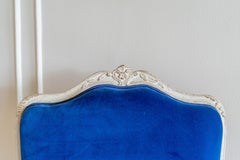 Paire de fauteuils Louis XV en daim bleu