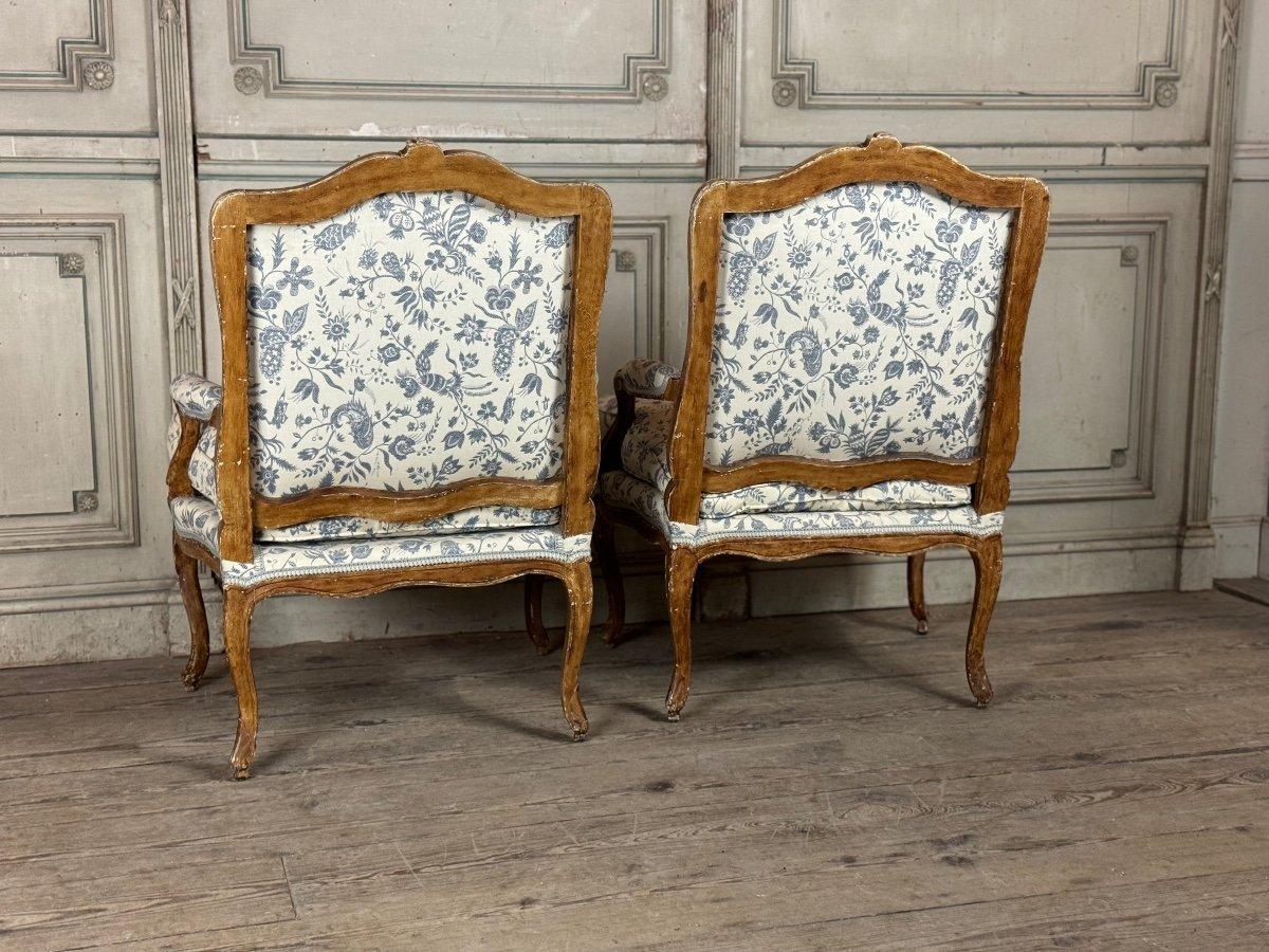 Pair Of Louis XV Armchairs In Carved And “chené” Wood, 18th Century In Good Condition For Sale In Honnelles, WHT