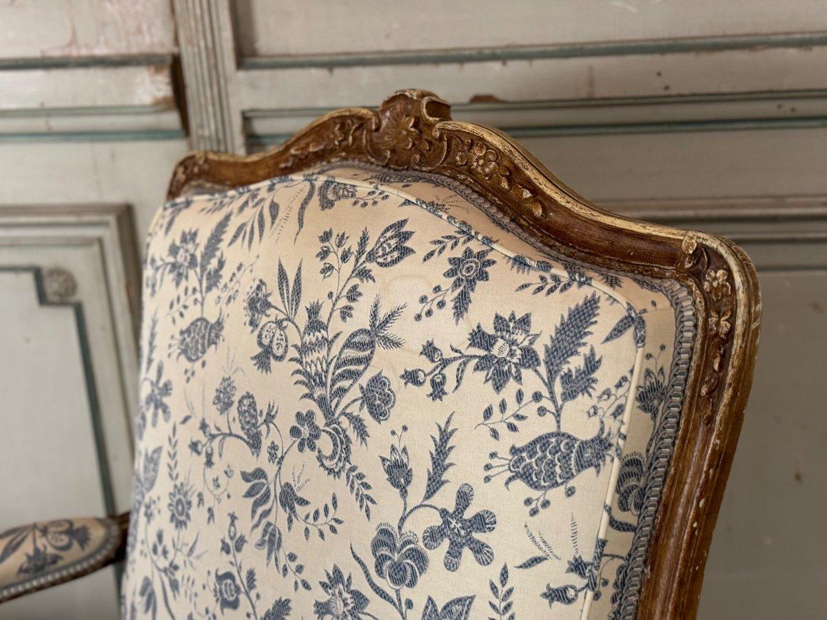 Pair Of Louis XV Armchairs In Carved And “chené” Wood, 18th Century For Sale 4