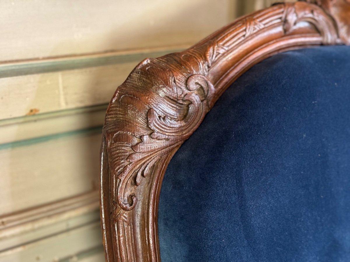 Francese Coppia di poltrone Luigi XV in legno intagliato, inizio XVIII secolo in vendita