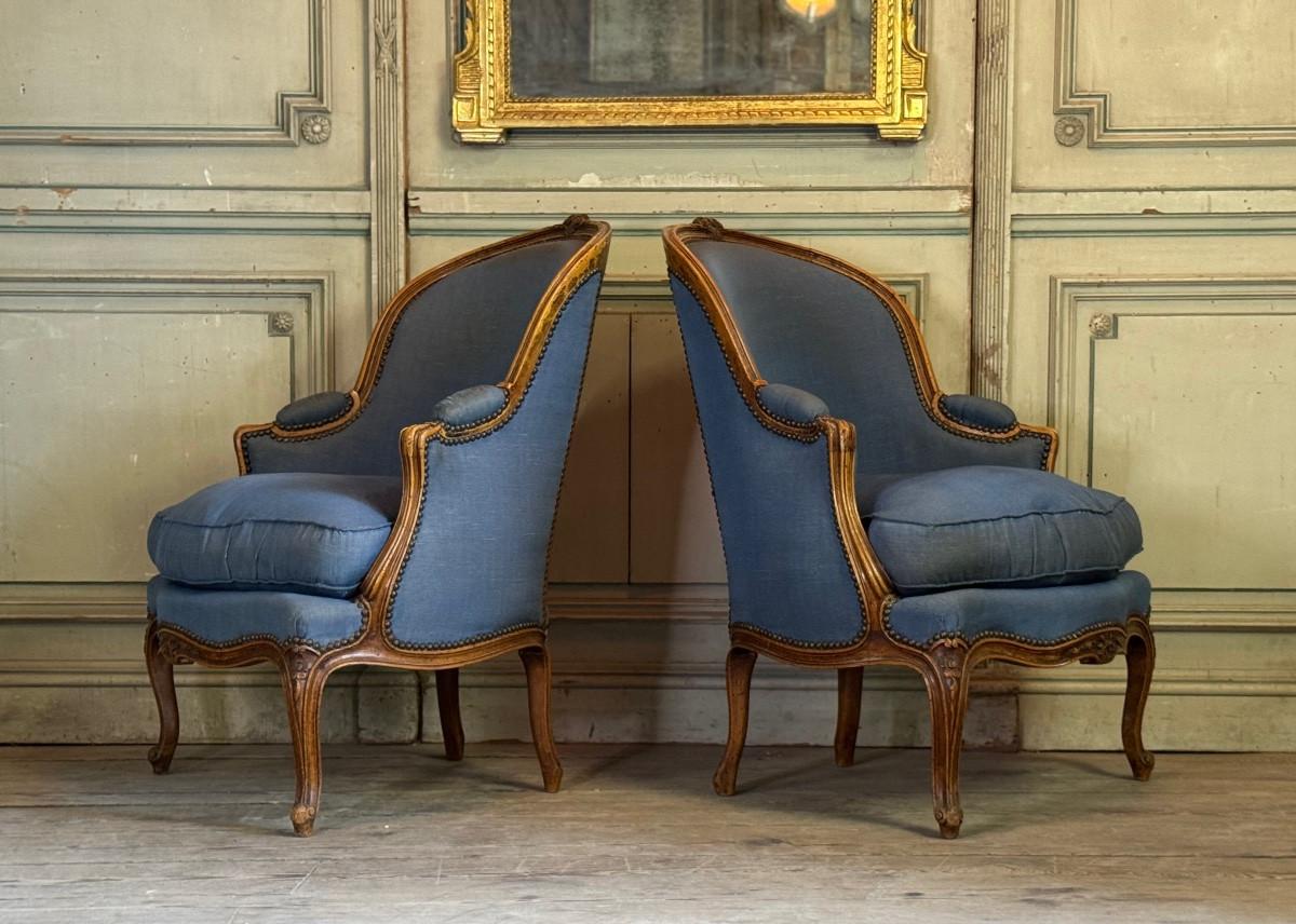 Pair of Louis XV armchairs in moulded and carved beech, 18th century Luis XVI en venta