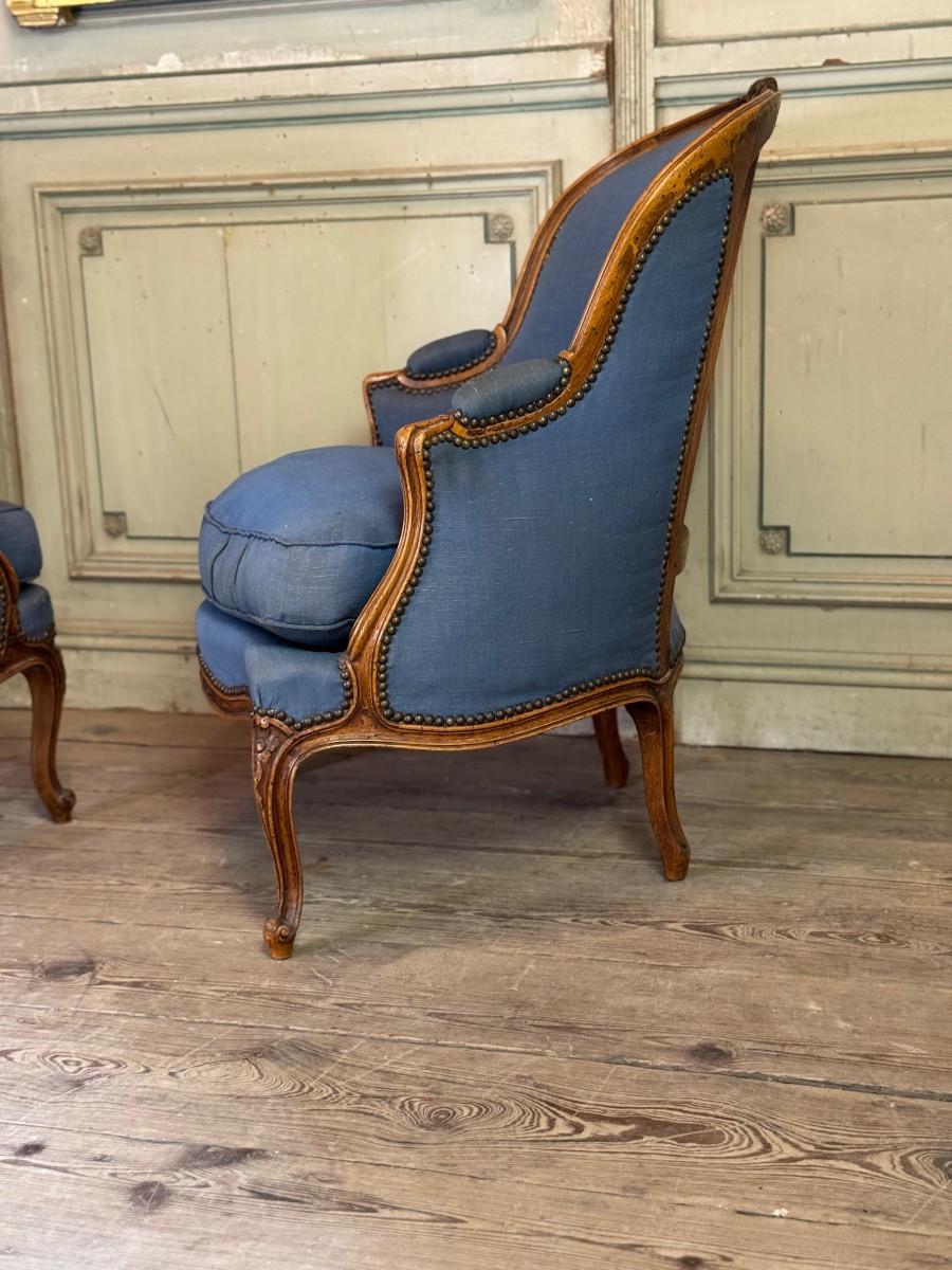 Pair of Louis XV armchairs in moulded and carved beech, 18th century en venta 2