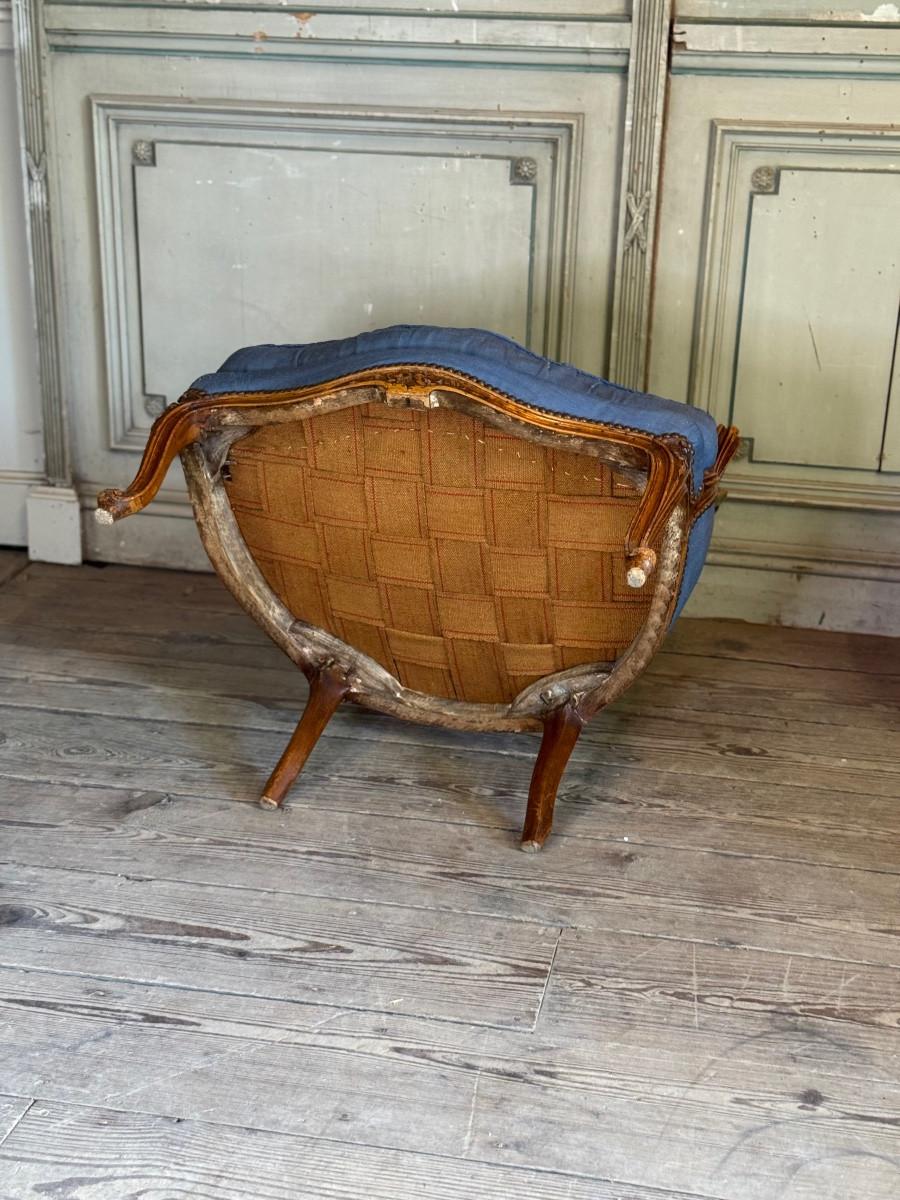 Pair of Louis XV armchairs in moulded and carved beech, 18th century en venta 3