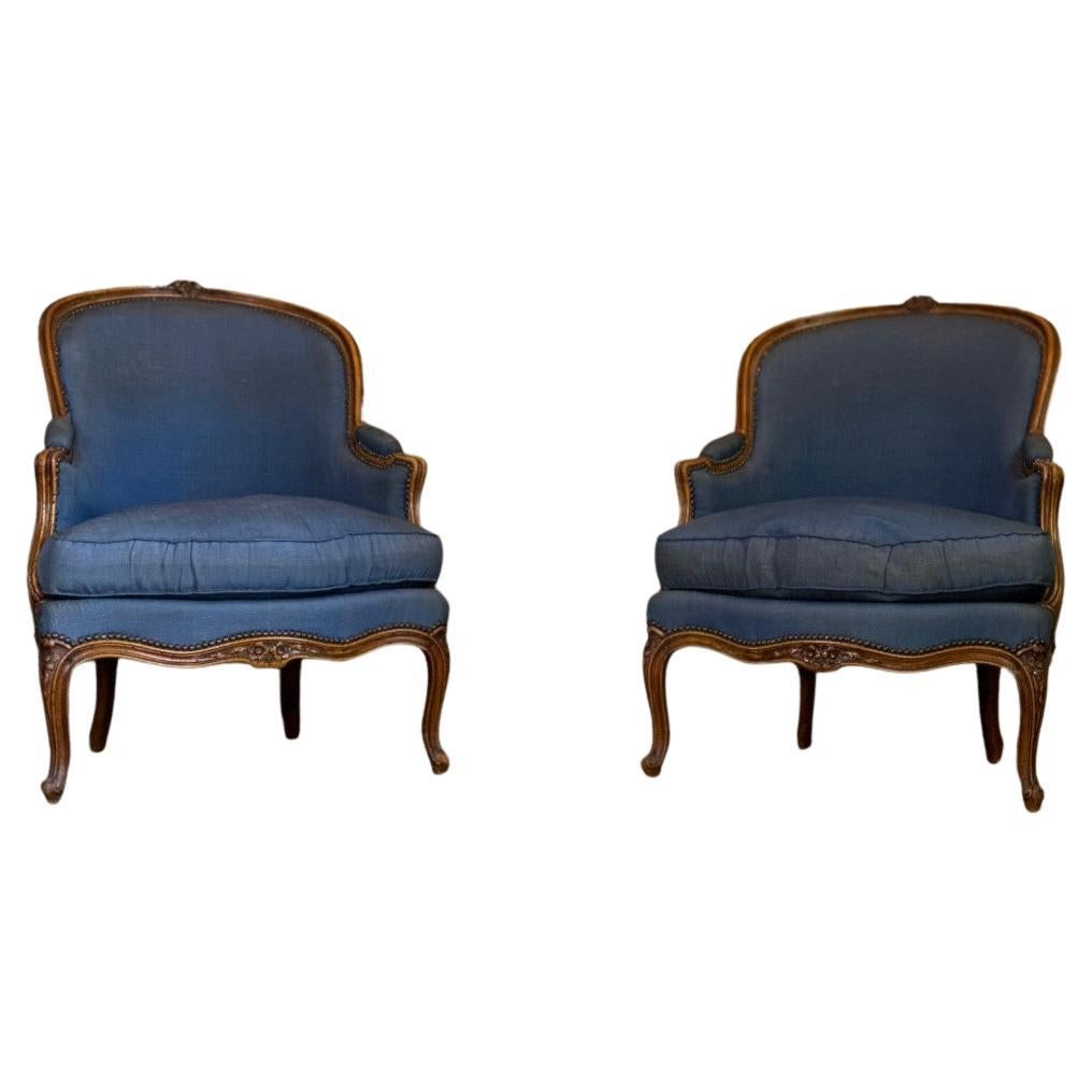 Pair of Louis XV armchairs in moulded and carved beech, 18th century en venta