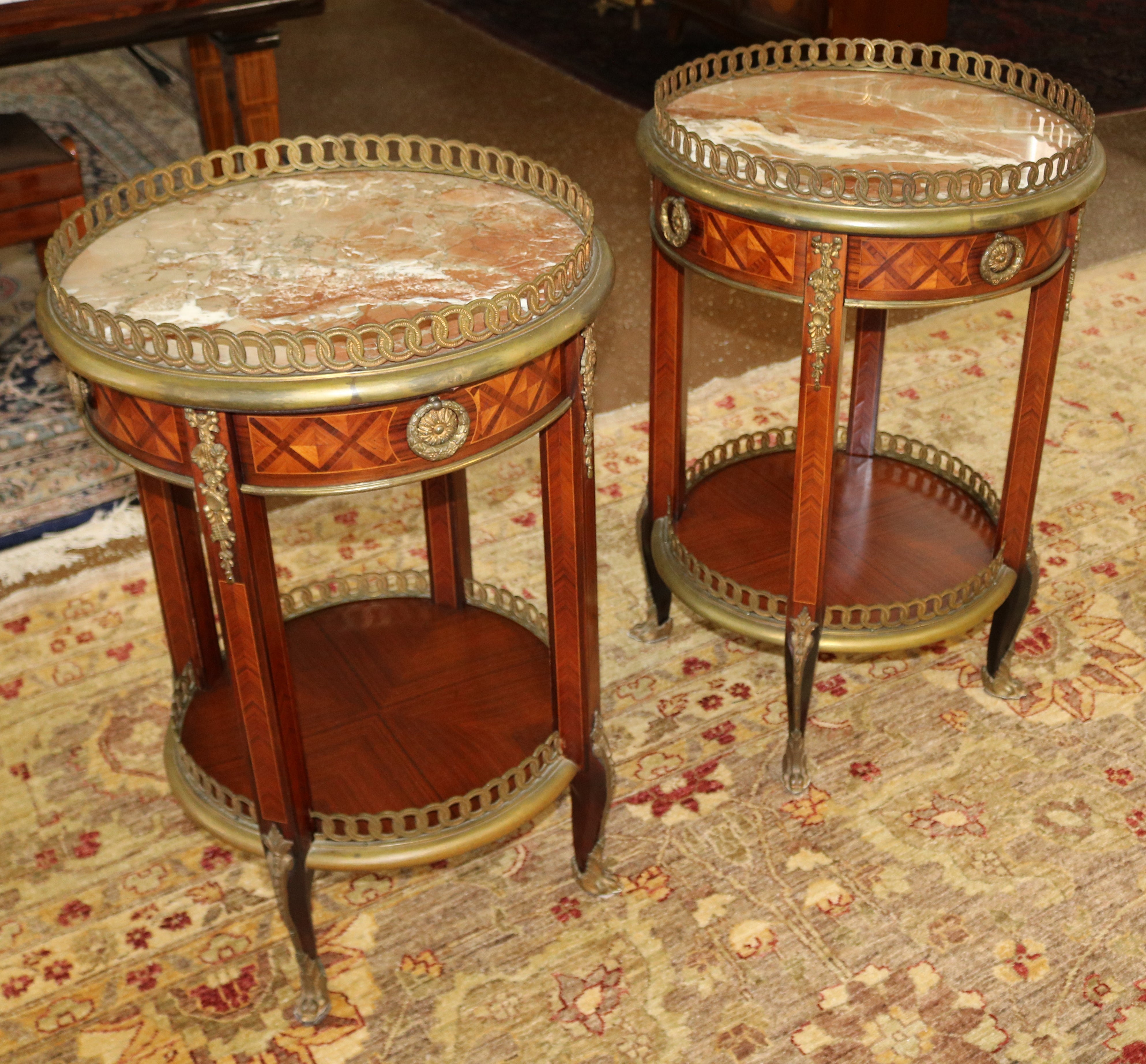 Pair of Louis XV Bronze Mounted Inlaid Marble Top End Table Gueridons

Dimensions : 30.5