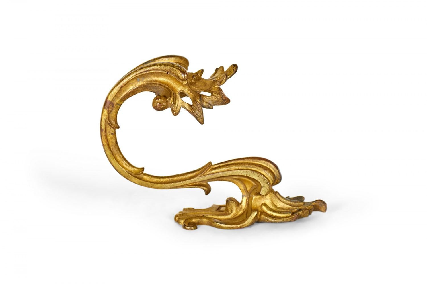 Pair of Louis XV Bronze Scroll Tie Backs Bon état - En vente à Queens, NY