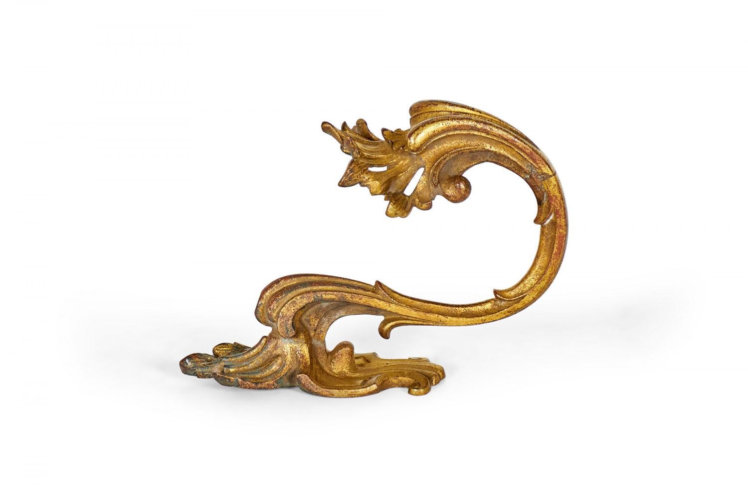 XIXe siècle Pair of Louis XV Bronze Scroll Tie Backs en vente