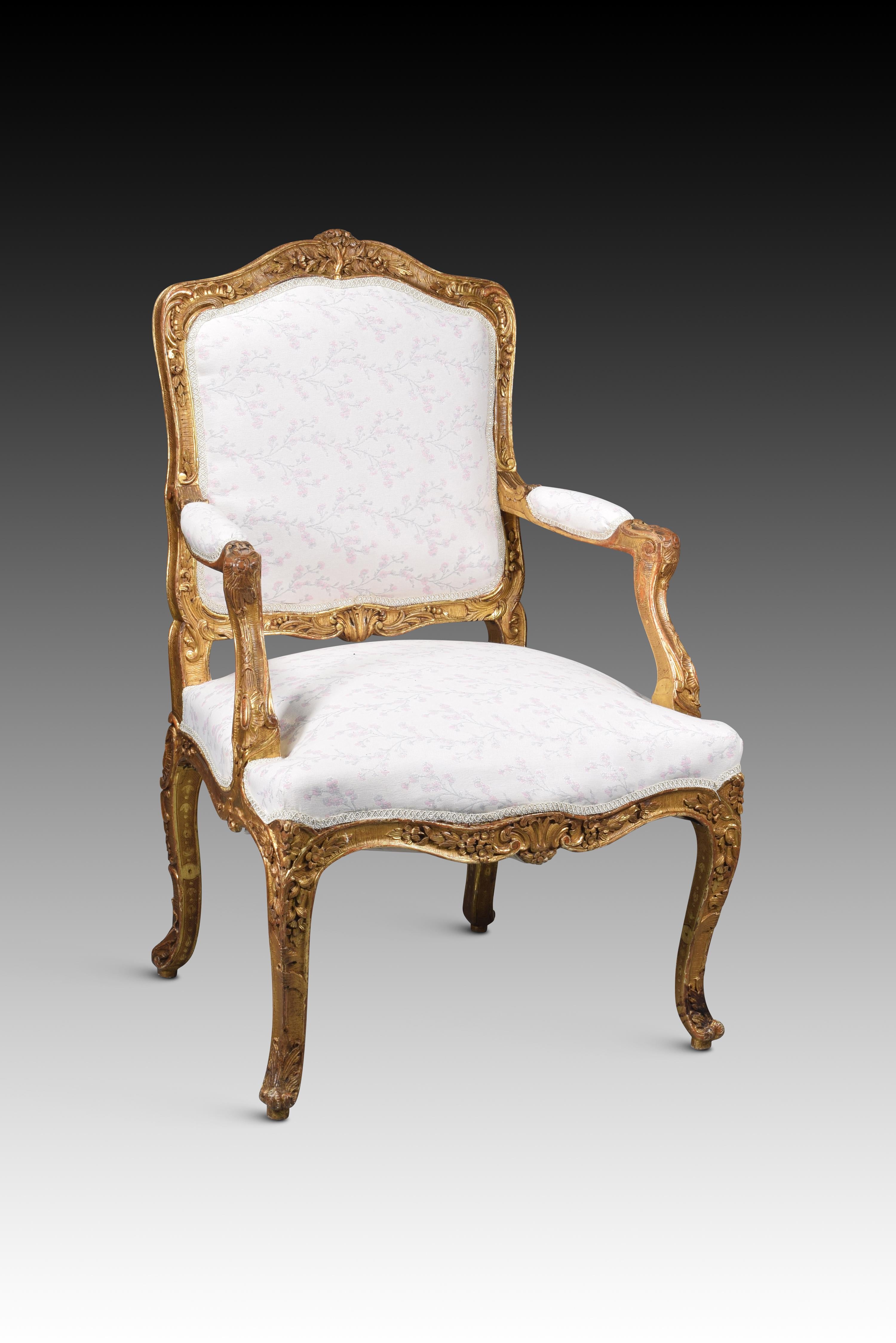 Pair of Louis XV chairs or armchairs. Possibly France, 18th century 7