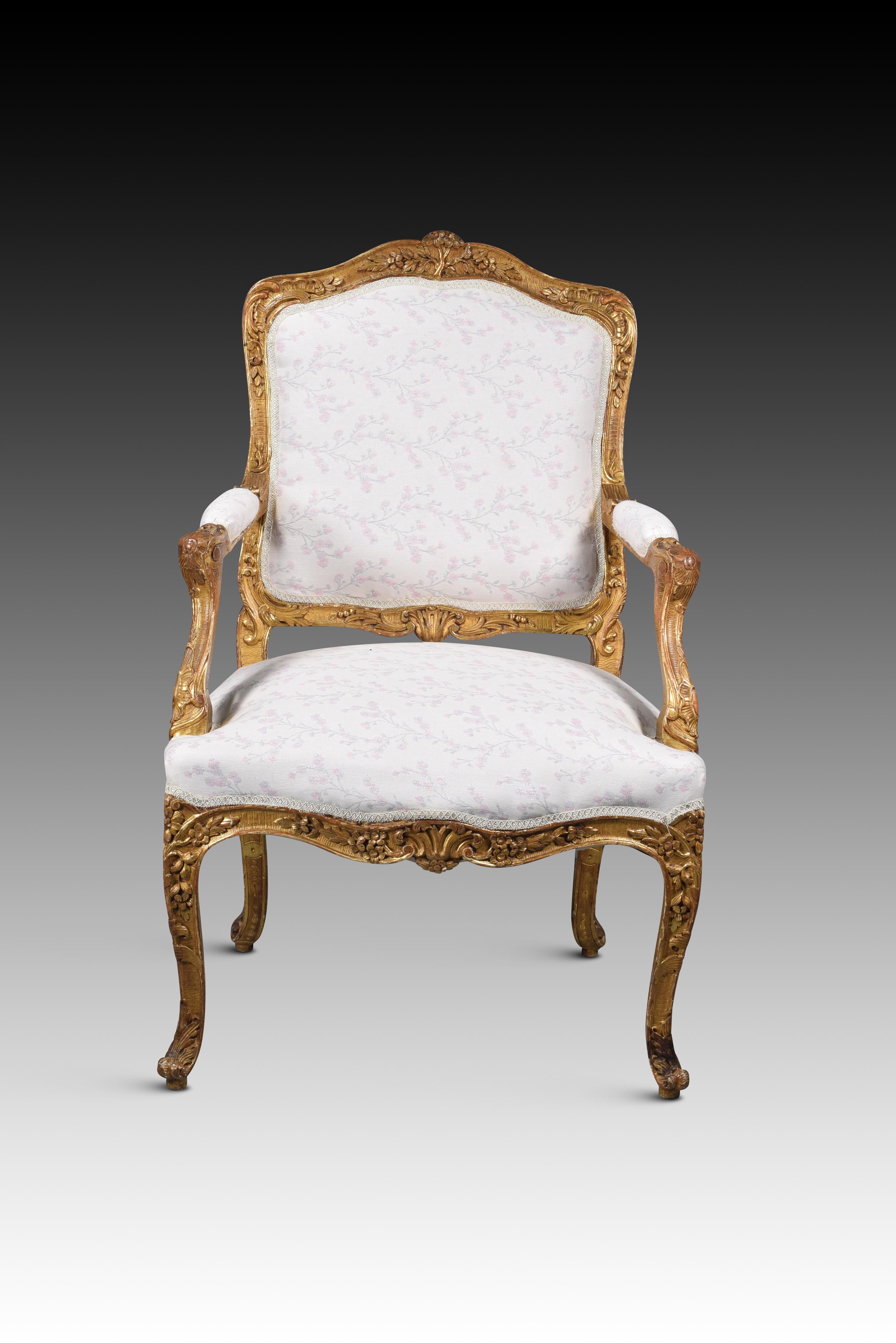 Pair of Louis XV chairs or armchairs. Possibly France, 18th century 8