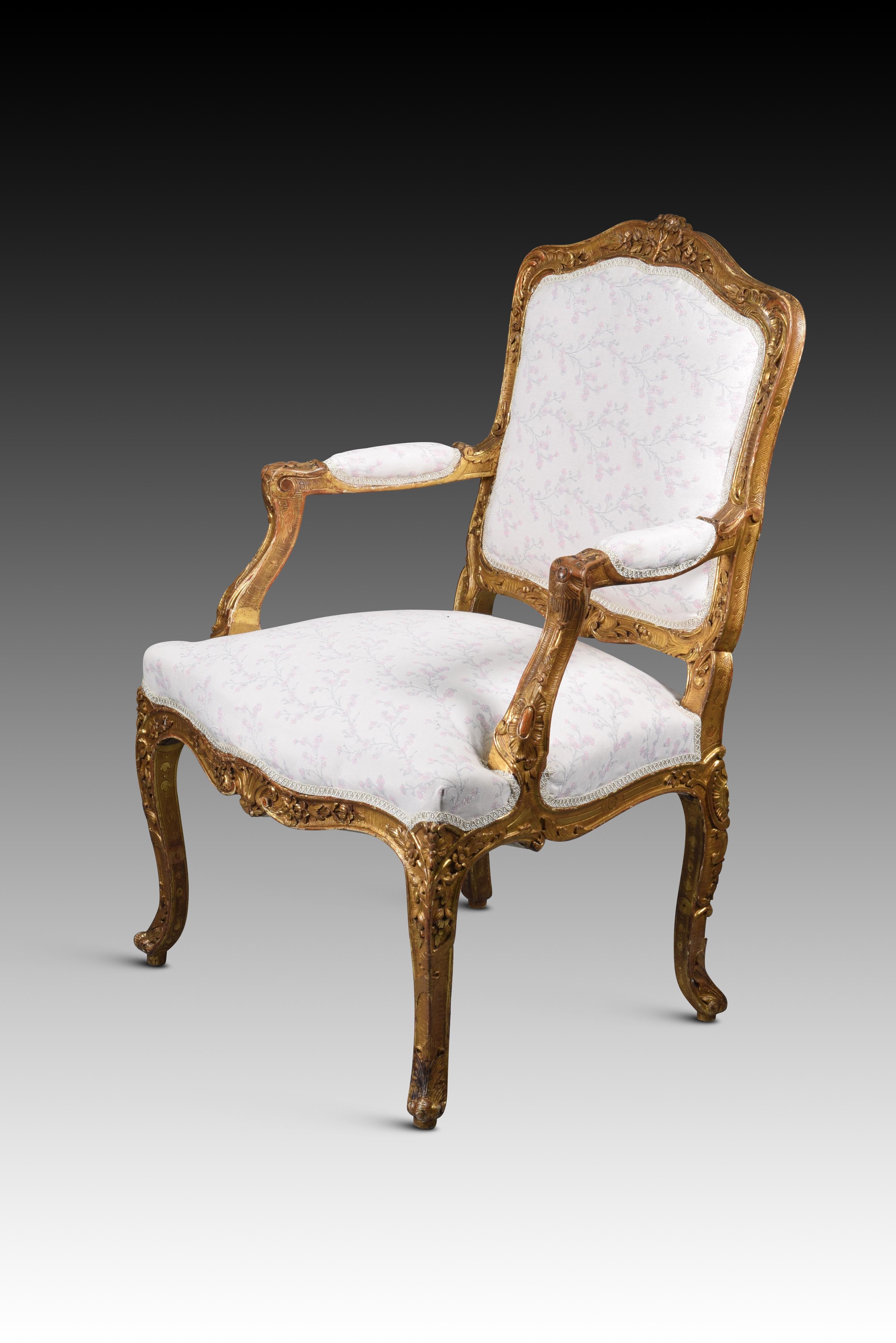 Pair of Louis XV chairs or armchairs. Possibly France, 18th century 9