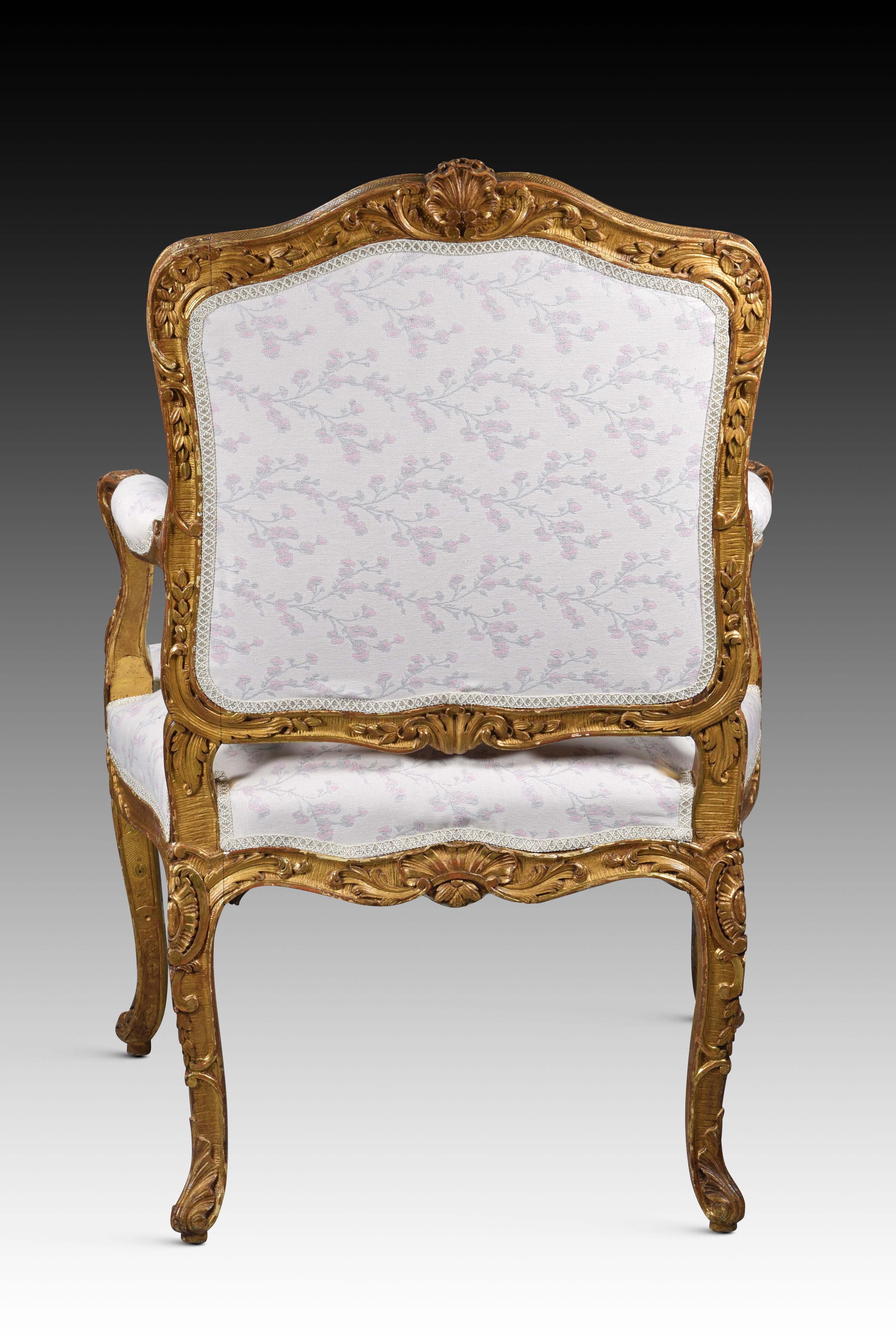 Pair of Louis XV chairs or armchairs. Possibly France, 18th century 11