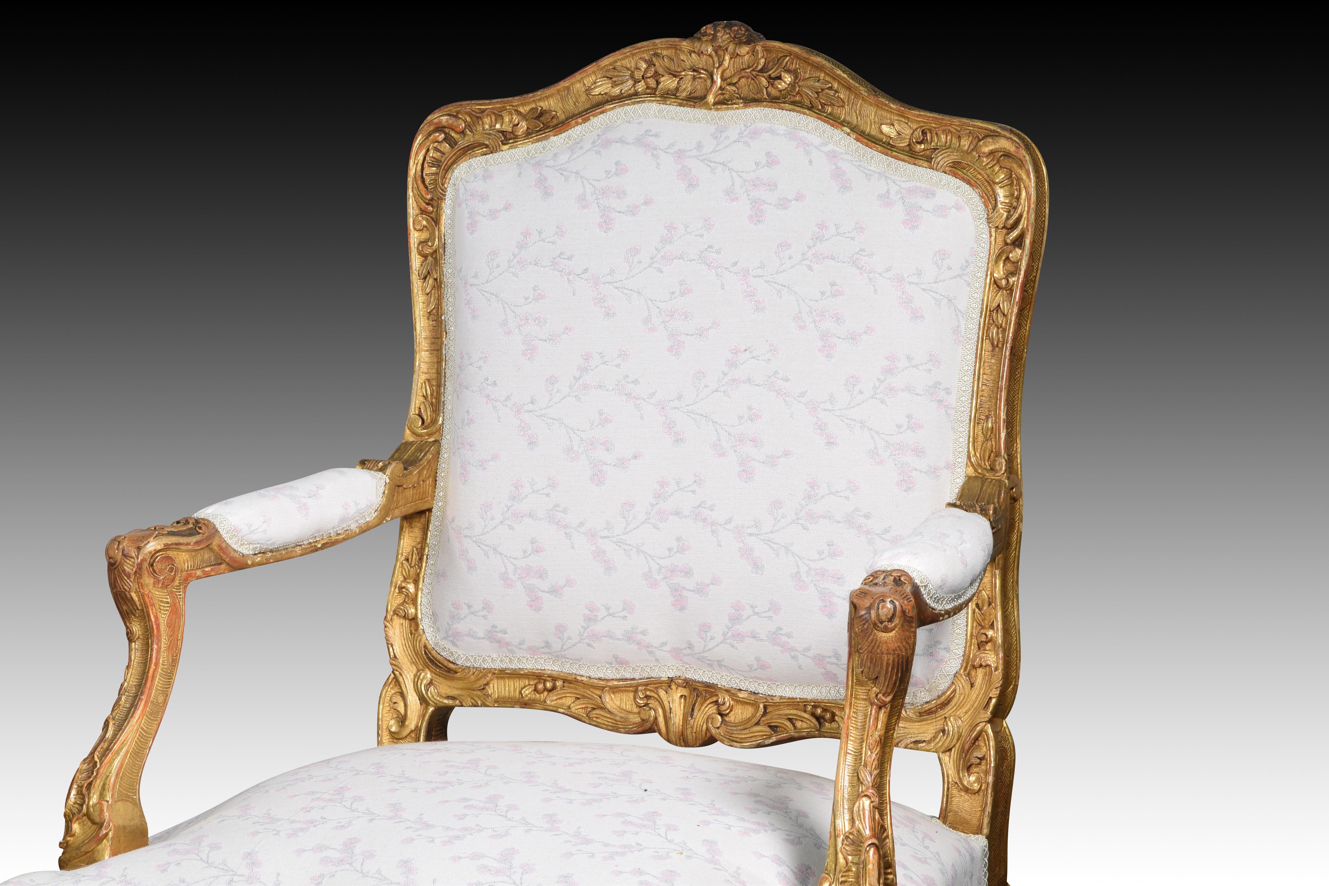 European Pair of Louis XV chairs or armchairs. Possibly France, 18th century