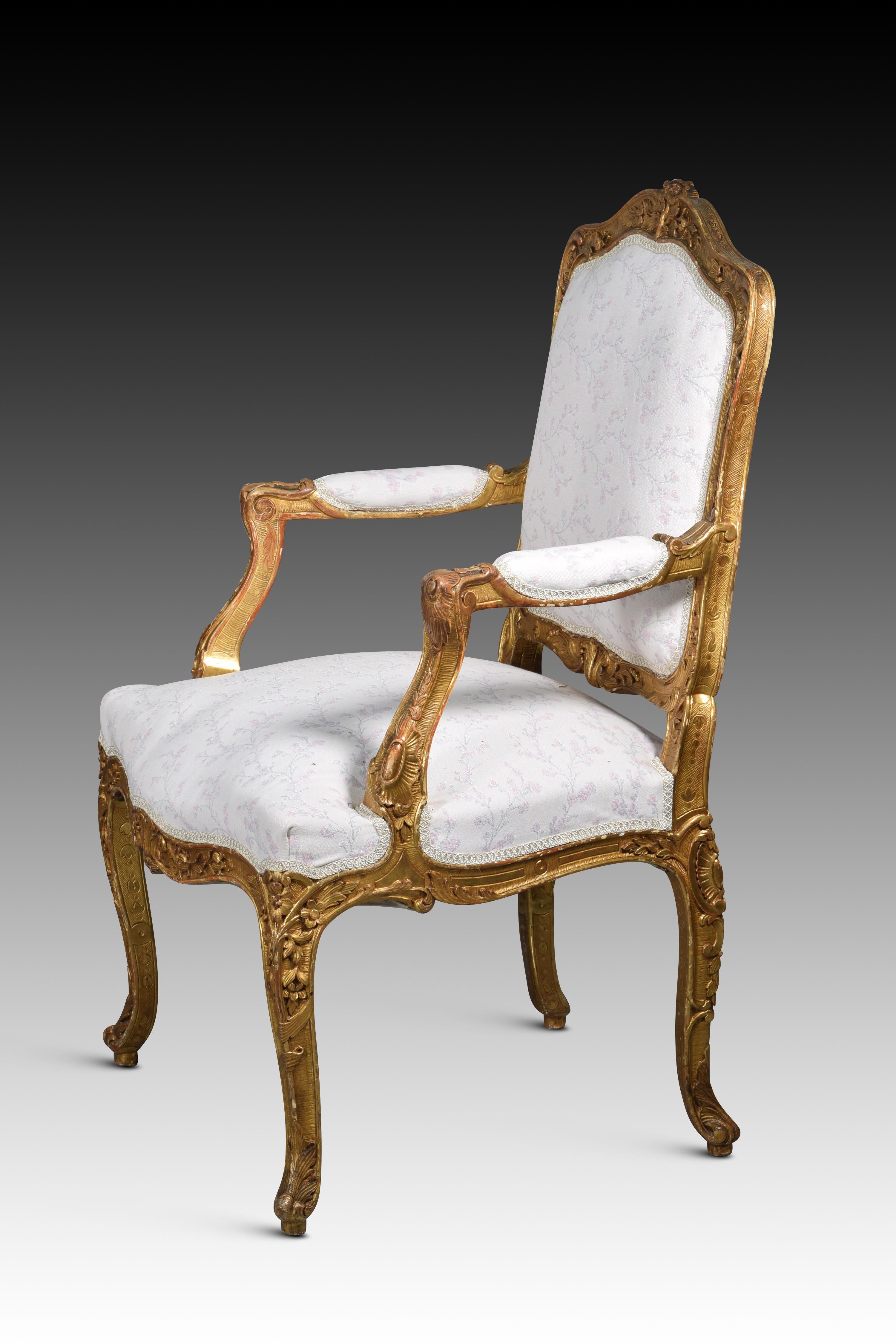 18th Century and Earlier Pair of Louis XV chairs or armchairs. Possibly France, 18th century