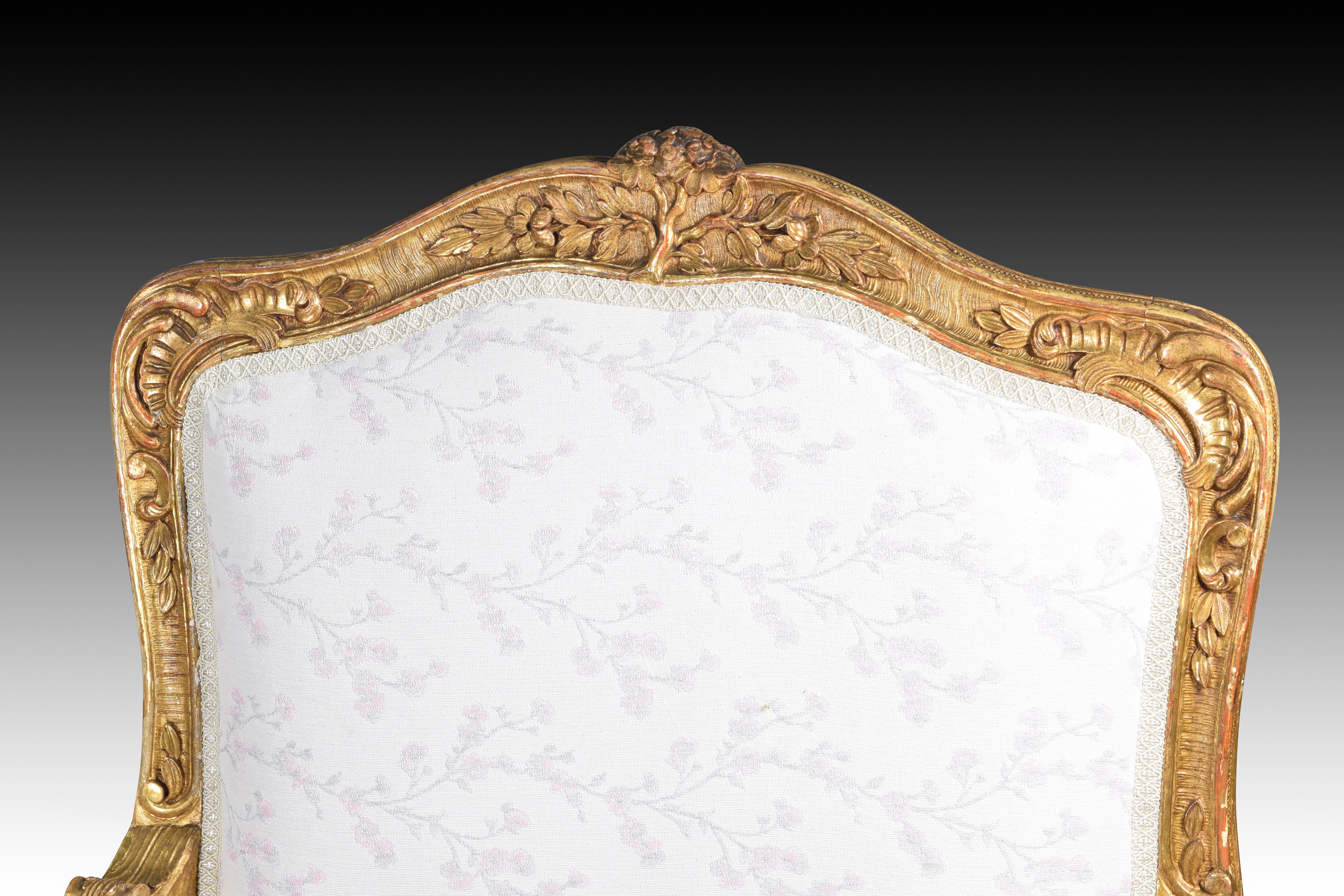 Pair of Louis XV chairs or armchairs. Possibly France, 18th century 2