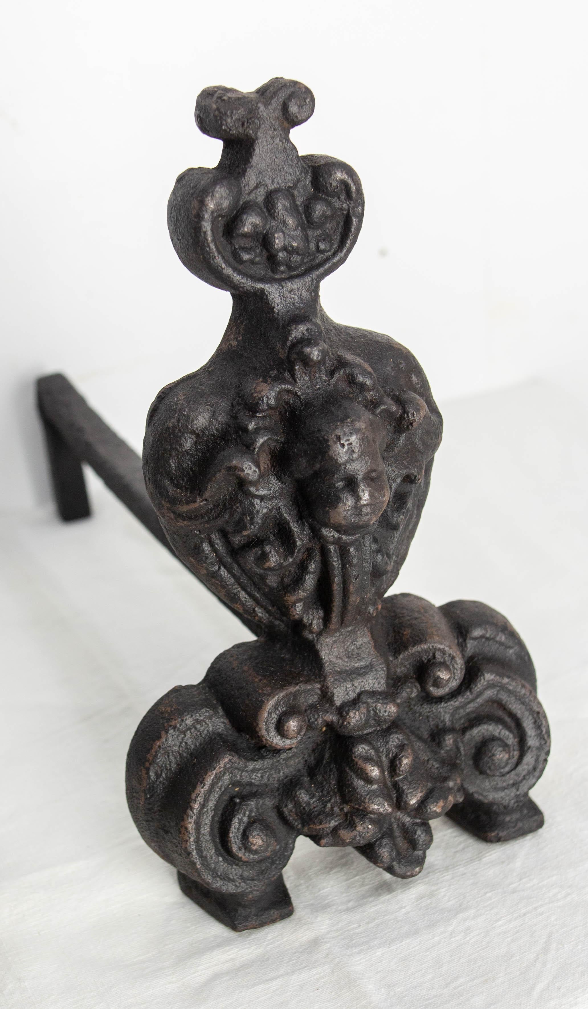 Pareja de morillos de hierro forjado Luis XV, Francia, S. XVIII en venta 4