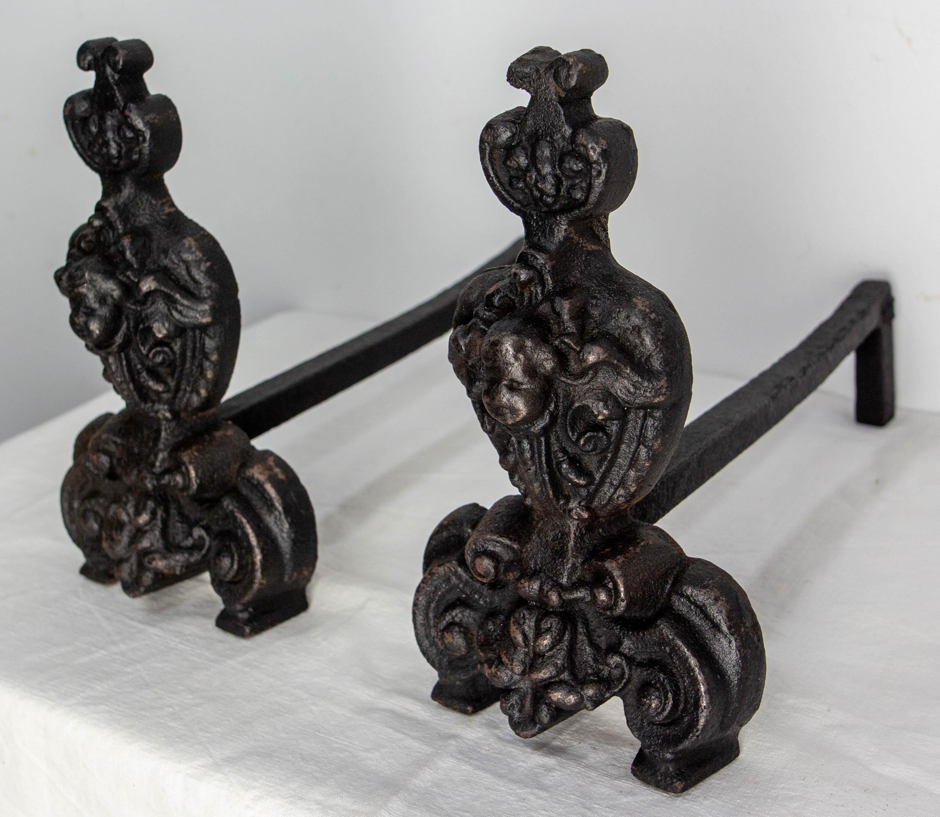 Pareja de morillos de hierro forjado Luis XV, Francia, S. XVIII en Bueno estado para la venta en Labrit, Landes