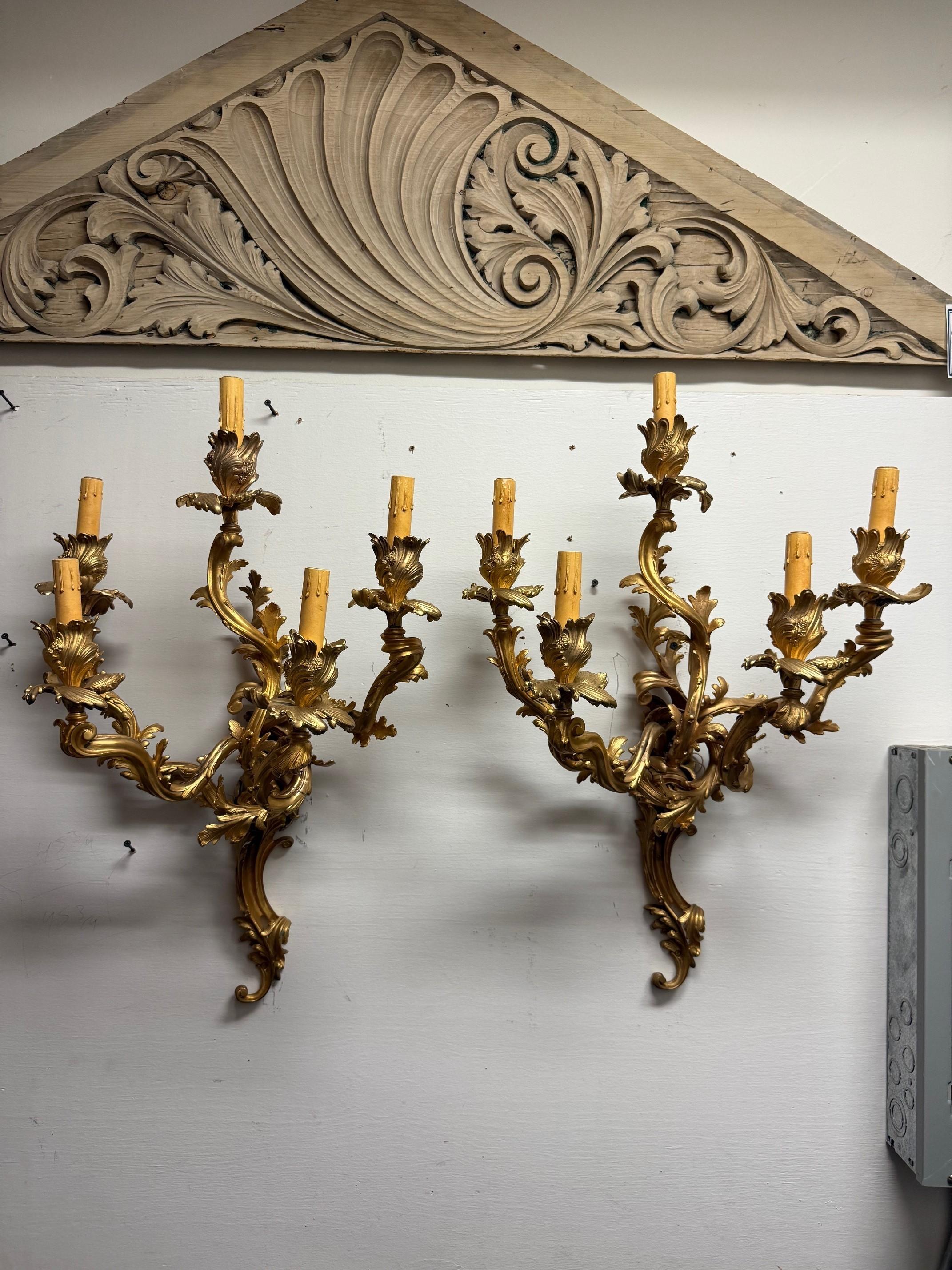 Pair of Louis XV French Rococo Style Gilt Bronze Five-Light Wall Sconces In Good Condition For Sale In Stamford, CT