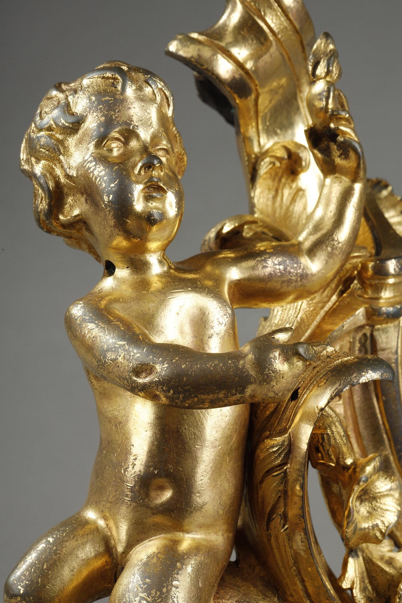 Paire de chenets Louis XV en bronze doré en vente 7