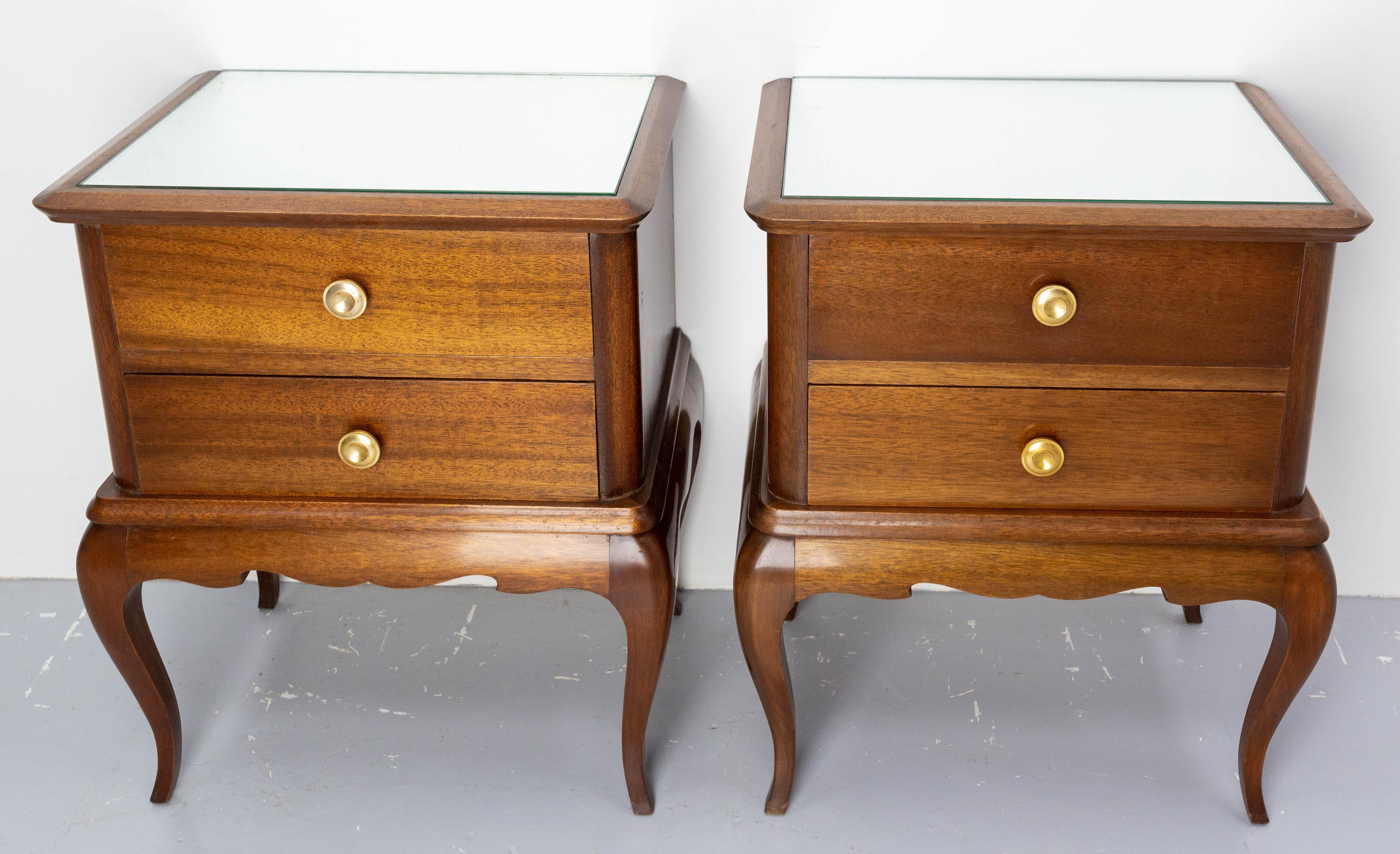 Pair of French side cabinets Louis XV style nightstands
Bedside tables
Original mirror tops
Two drawers
Good vintage condition.

Shipping: 
1 pack: 69 / 50.5 / 59 cm 20.6 kg.