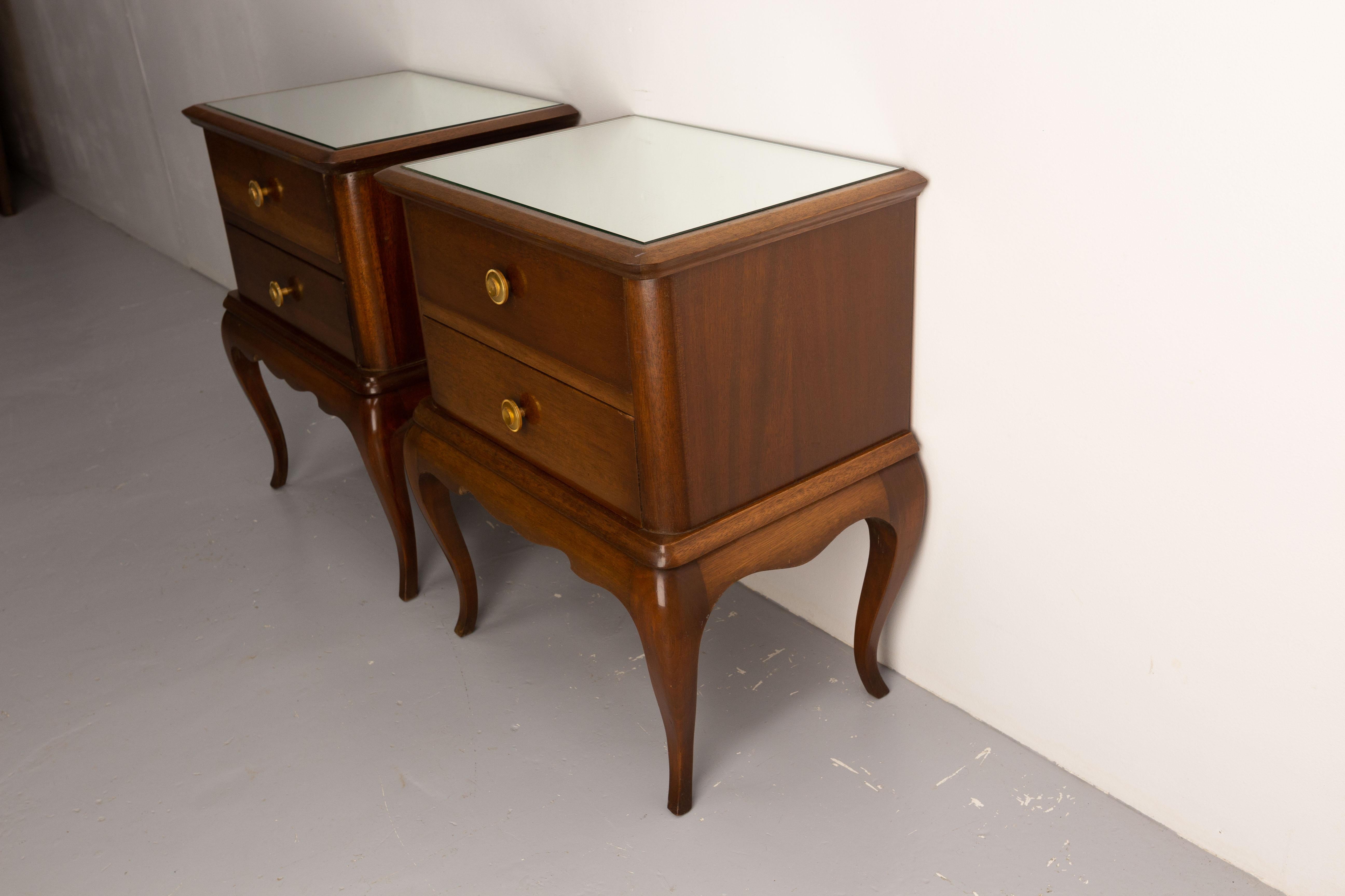Late 20th Century Pair of Louis XV Inspiration Side Cabinets Nightstands French Bedside Tables For Sale