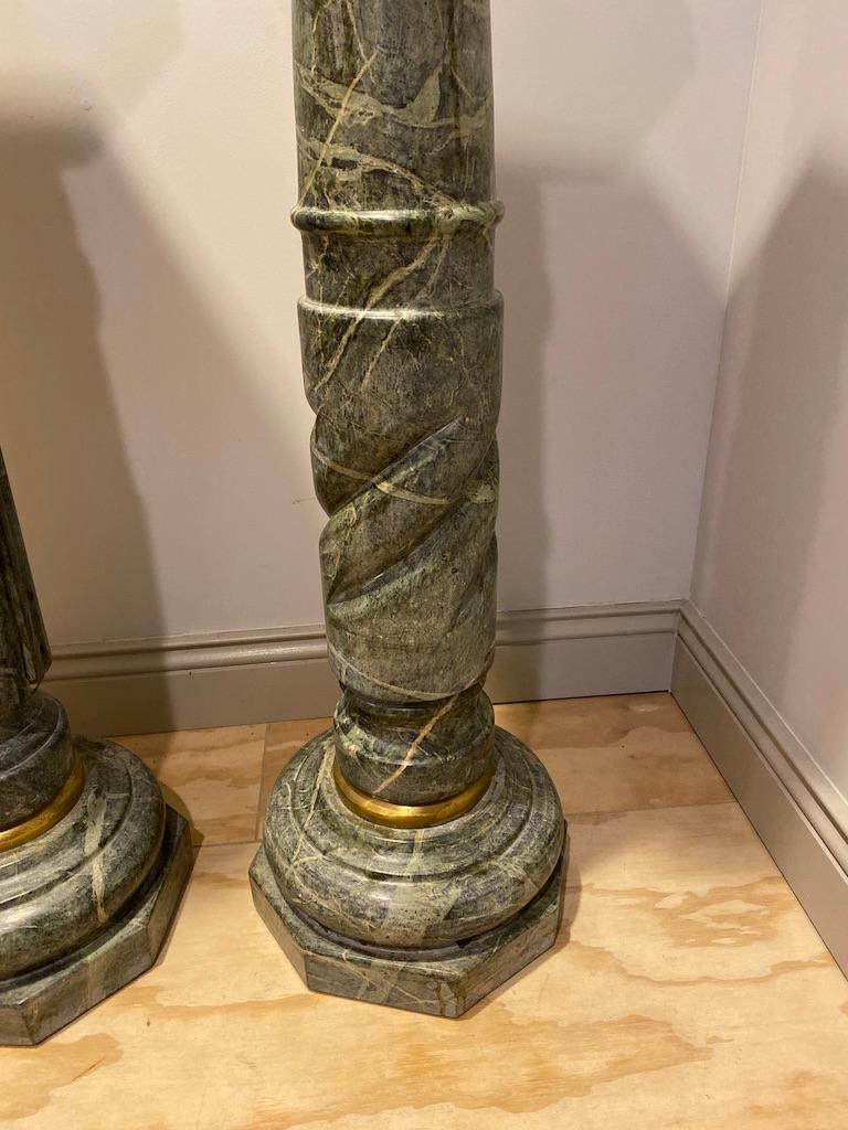 Pair of Louis XV Marble Pedestals/Stands (Handgeschnitzt)