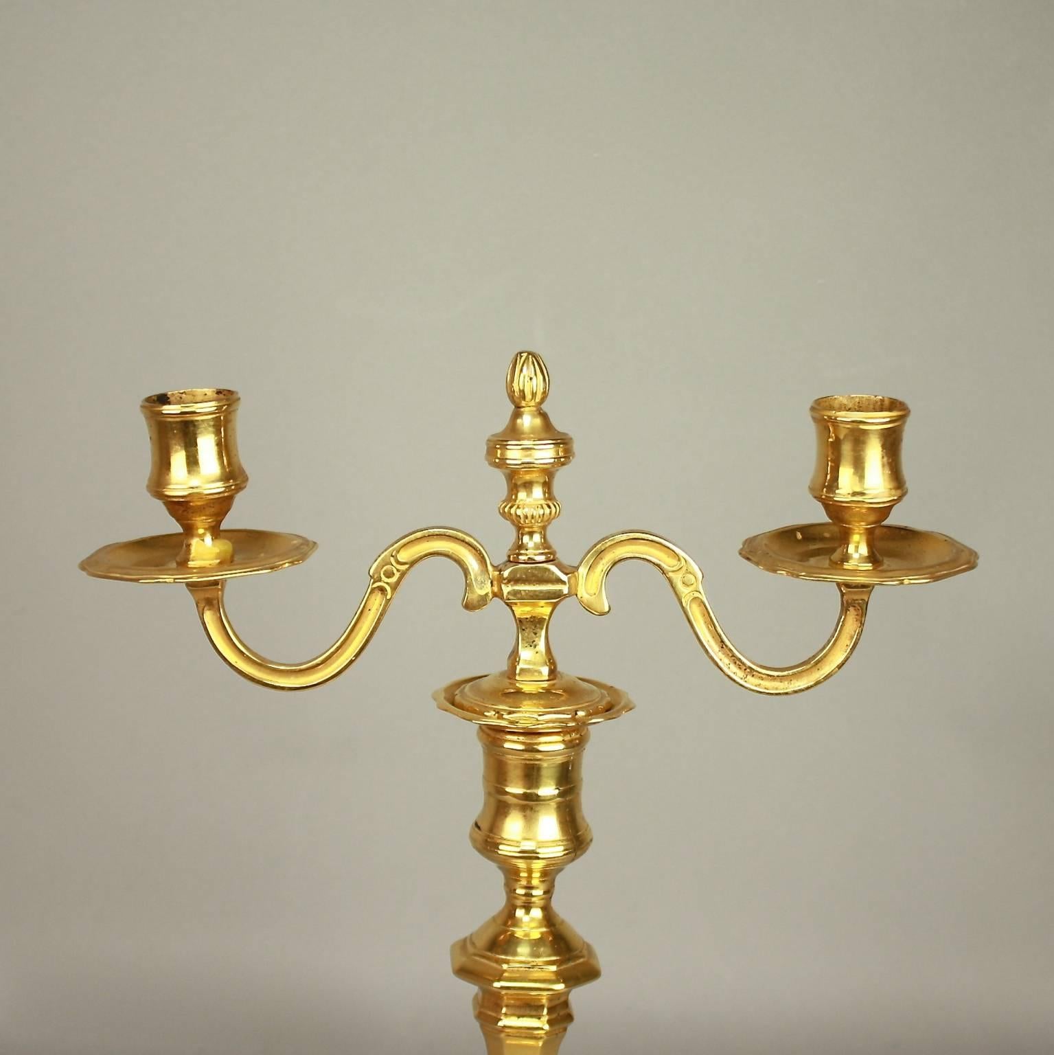 Pair of Louis XV Ormolu Two-Light Candelabra (Französisch)