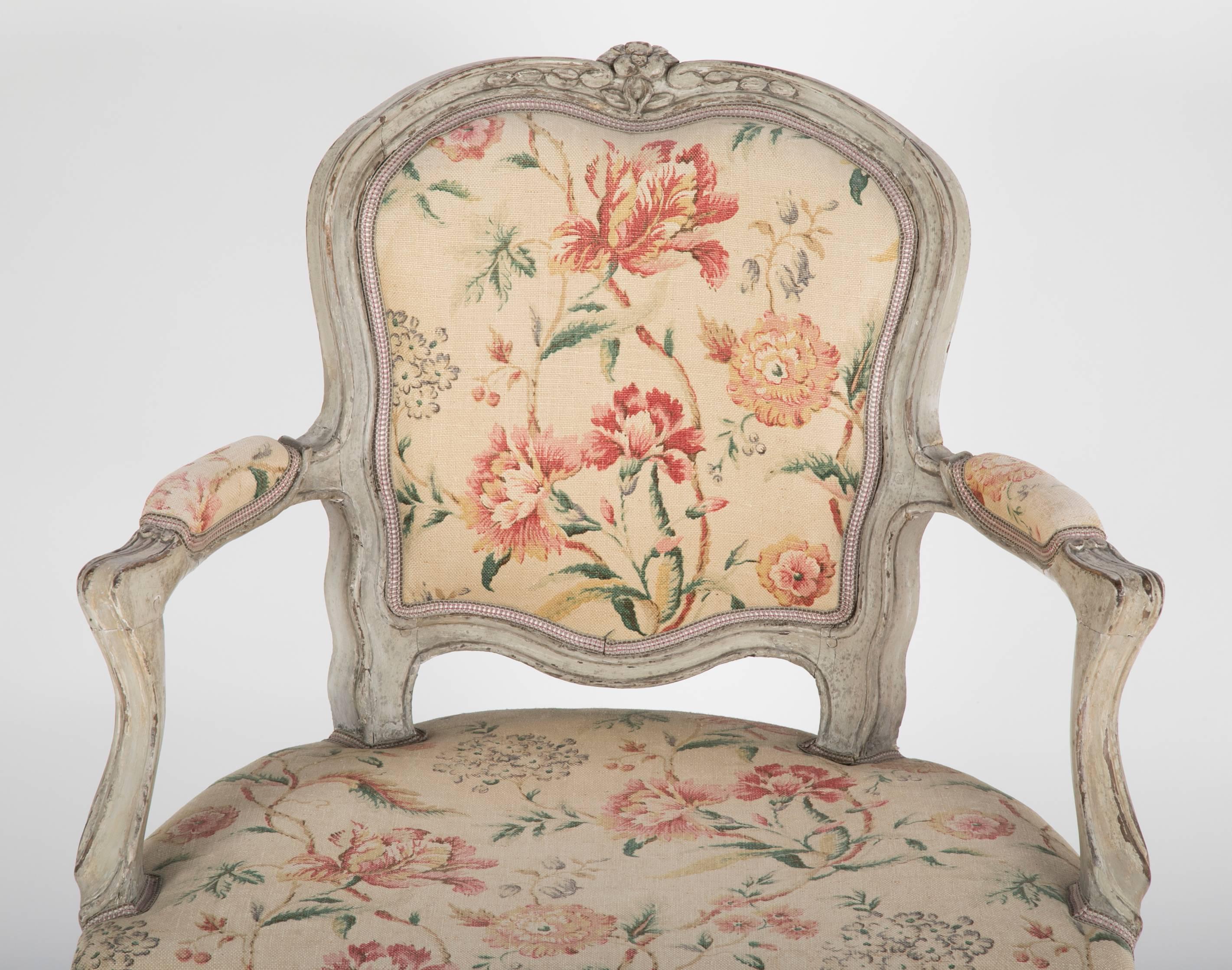 Pair of Louis XV Painted Armchairs In Good Condition In Stamford, CT