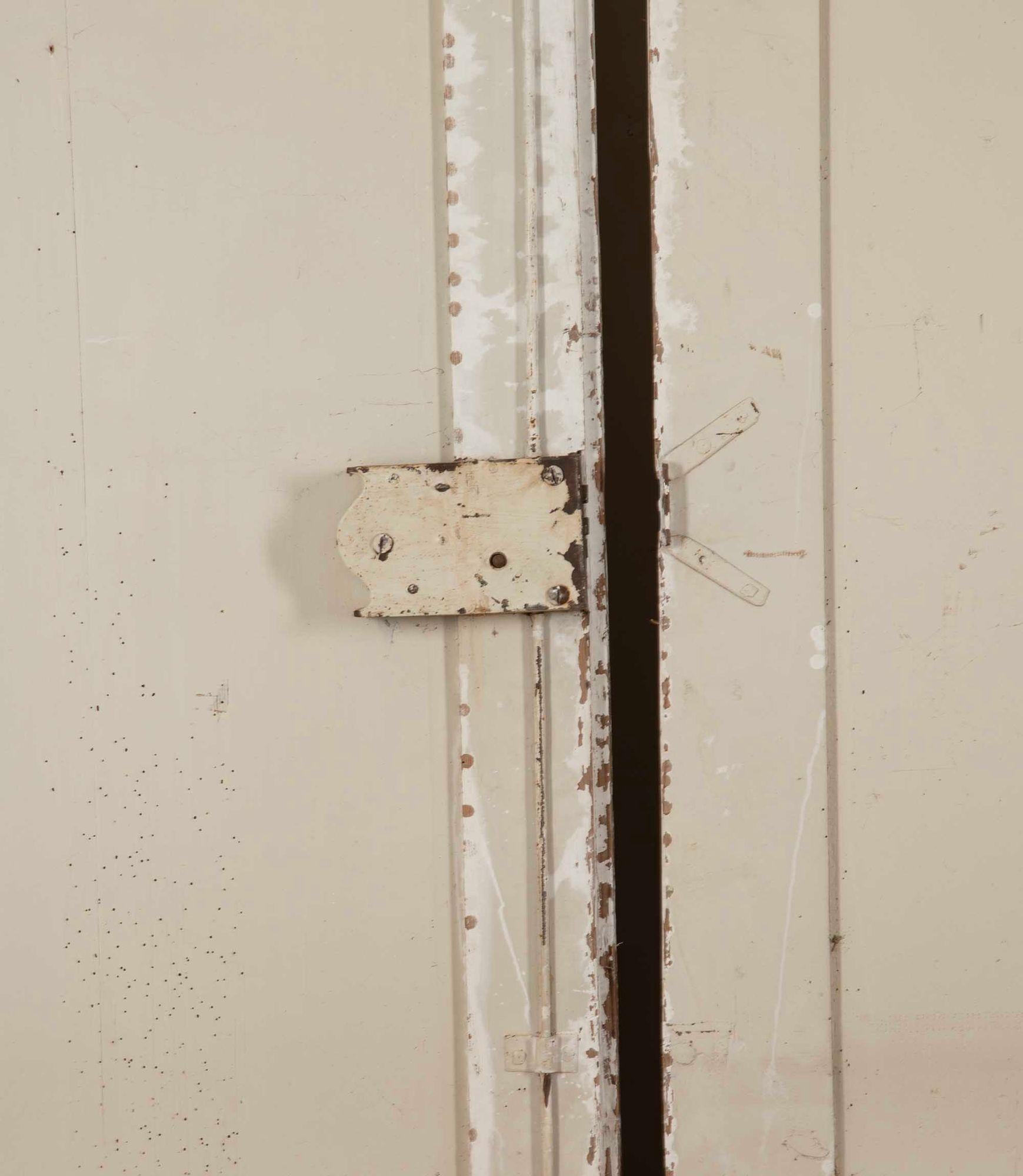 Pareja de Puertas de Época Luis XV con Paneles de Boiserie siglo XVIII en venta