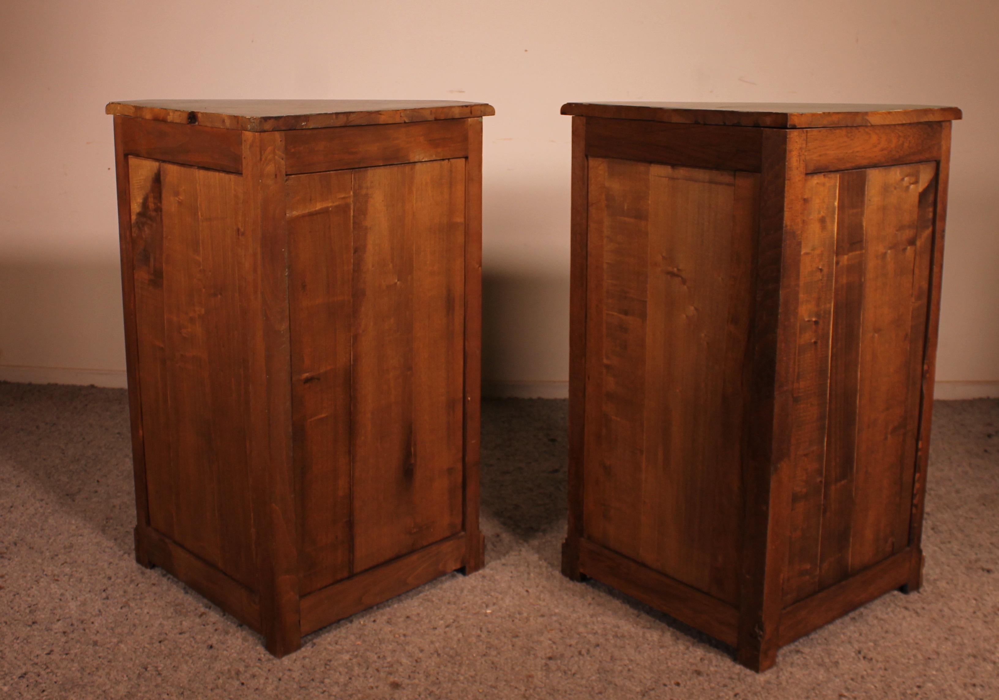 Pair of Louis XV Polychrome Corner Cupboards in Oak, 19th Century In Good Condition For Sale In Brussels, Brussels