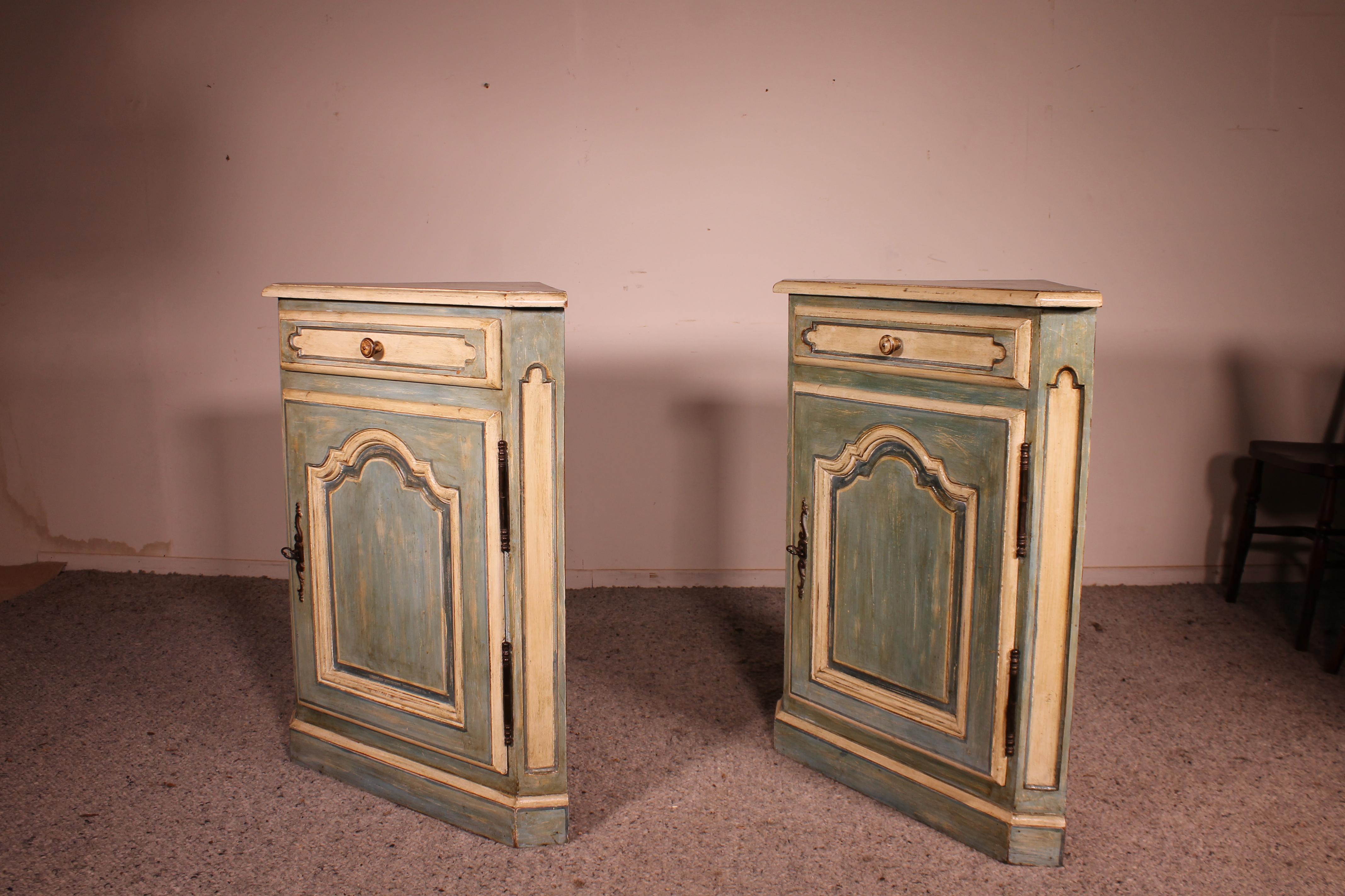 Pair of Louis XV Polychrome Corner Cupboards in Oak, 19th Century For Sale 1