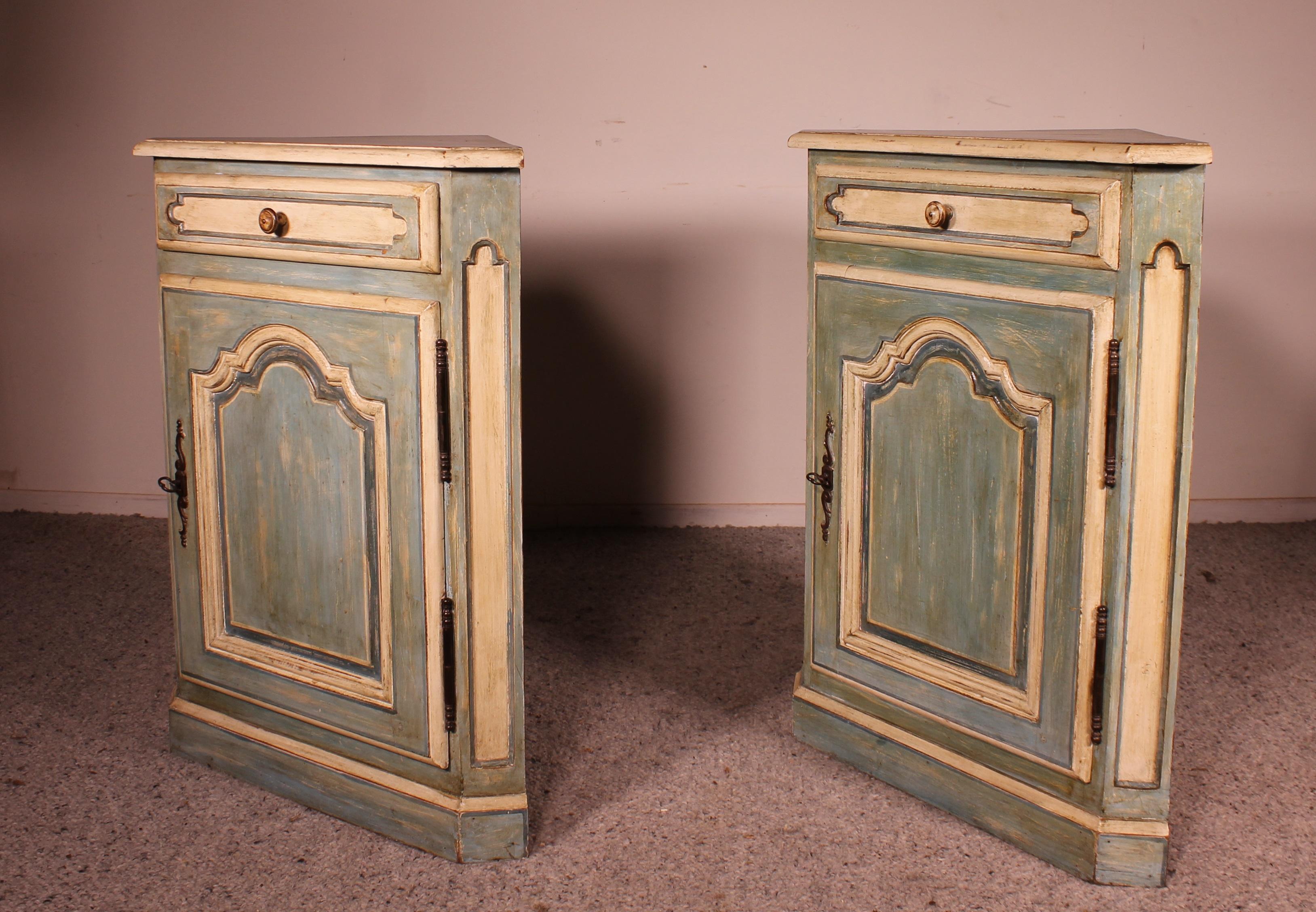 Pair of Louis XV Polychrome Corner Cupboards in Oak, 19th Century For Sale 2