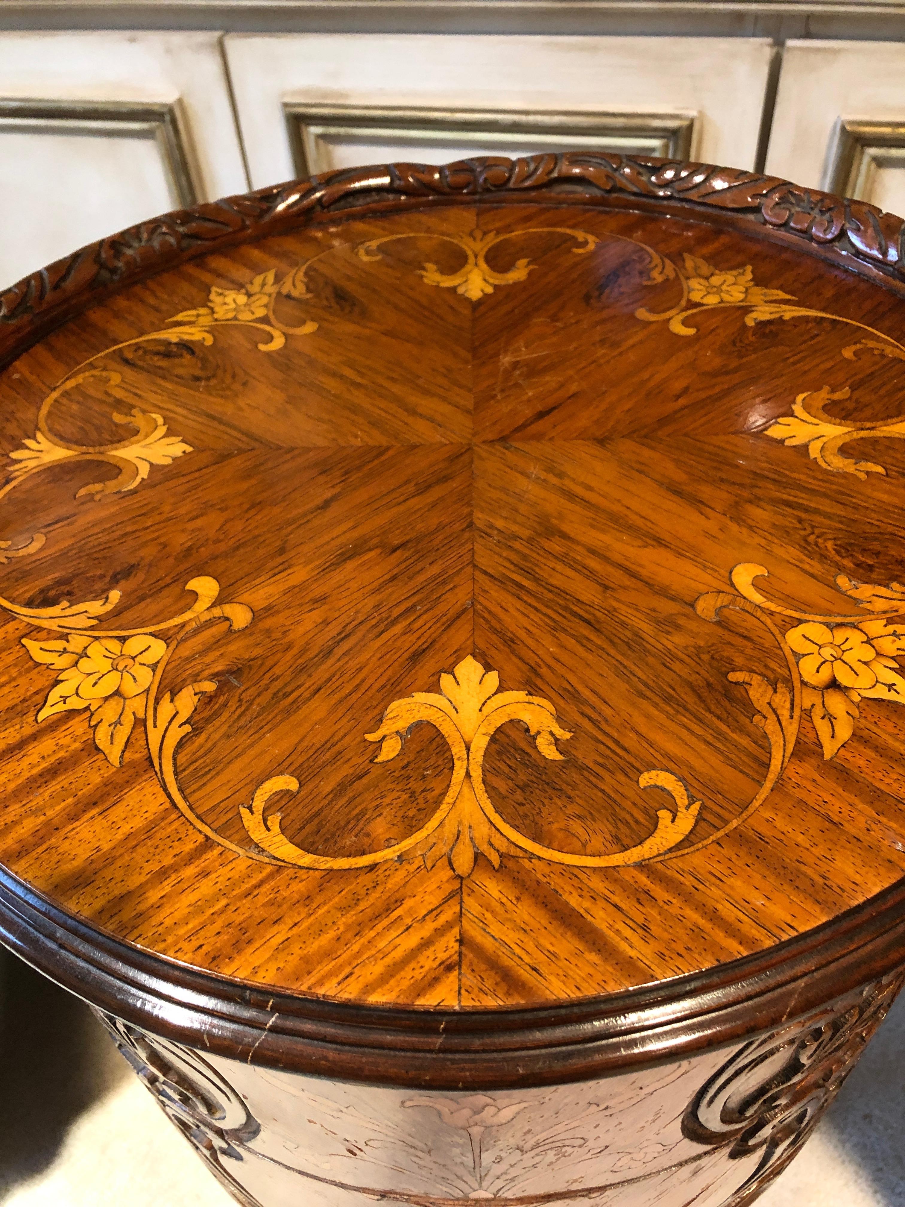 Pair of Louis XV Round Marquetry Inlaid Carved Mahogany Side Tables Nightstands In Good Condition In Hopewell, NJ