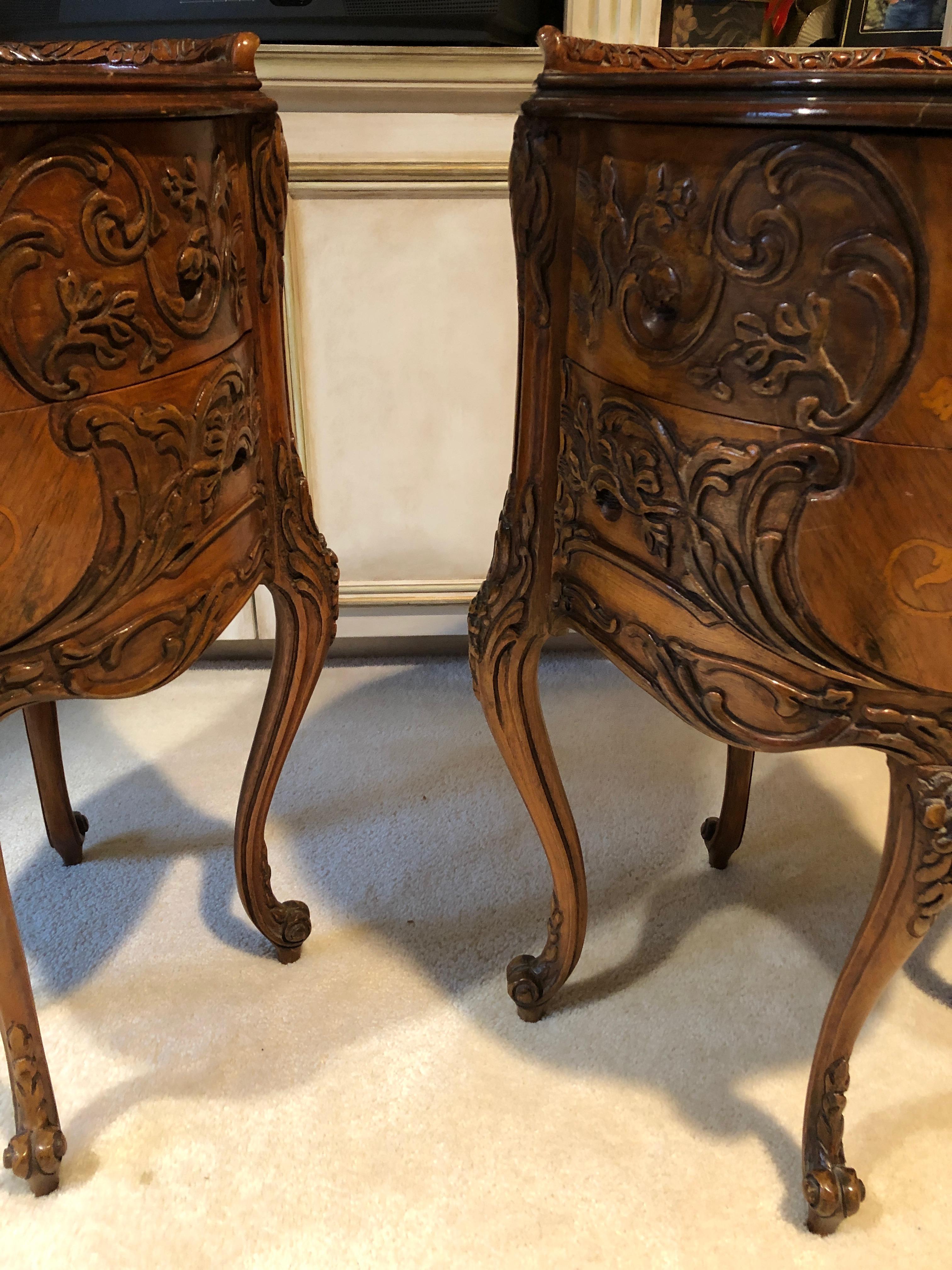20th Century Pair of Louis XV Round Marquetry Inlaid Carved Mahogany Side Tables Nightstands