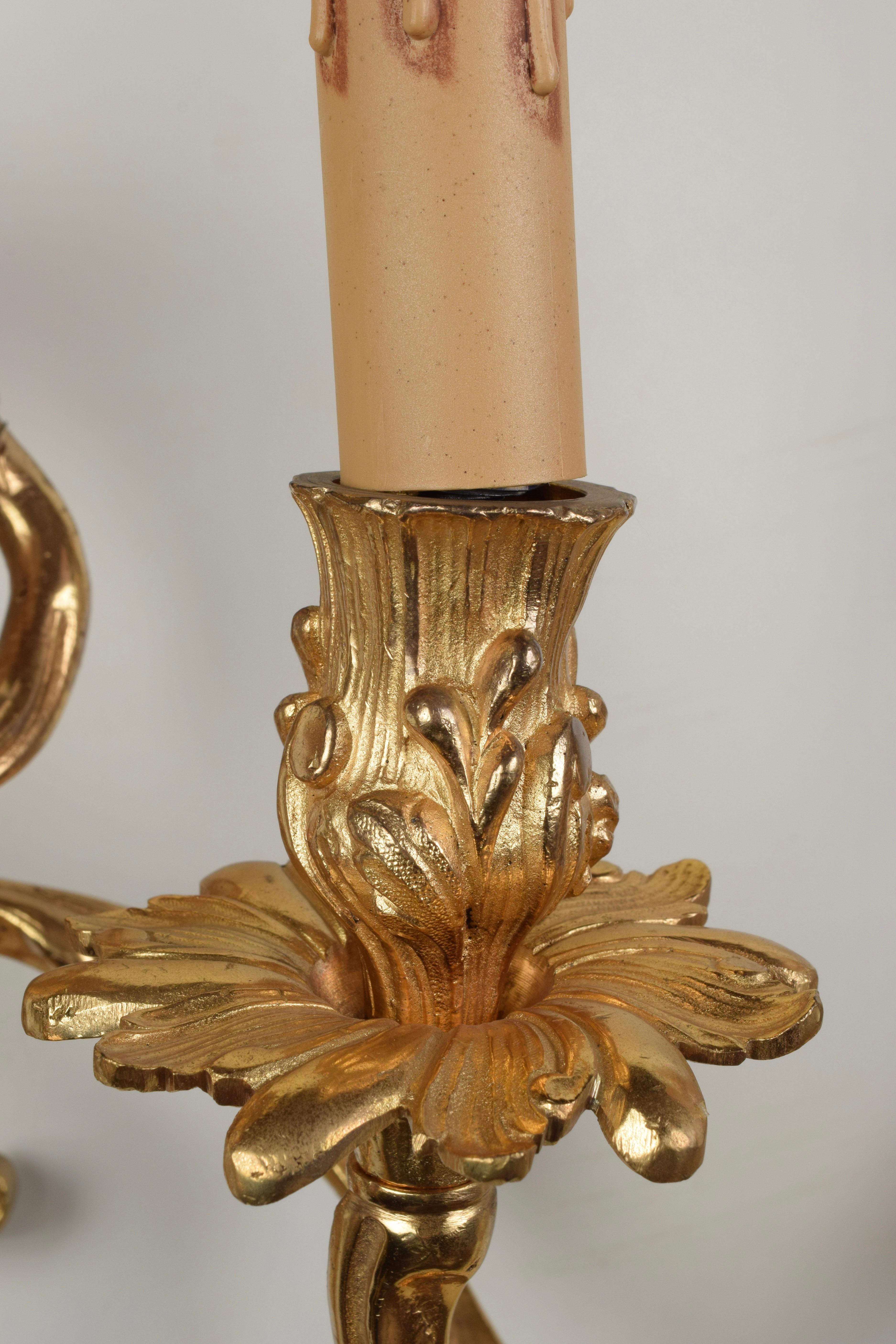 Pair of Louis XV Sconces in Gilt Bronze with Five Lights Mid-20th Century 1