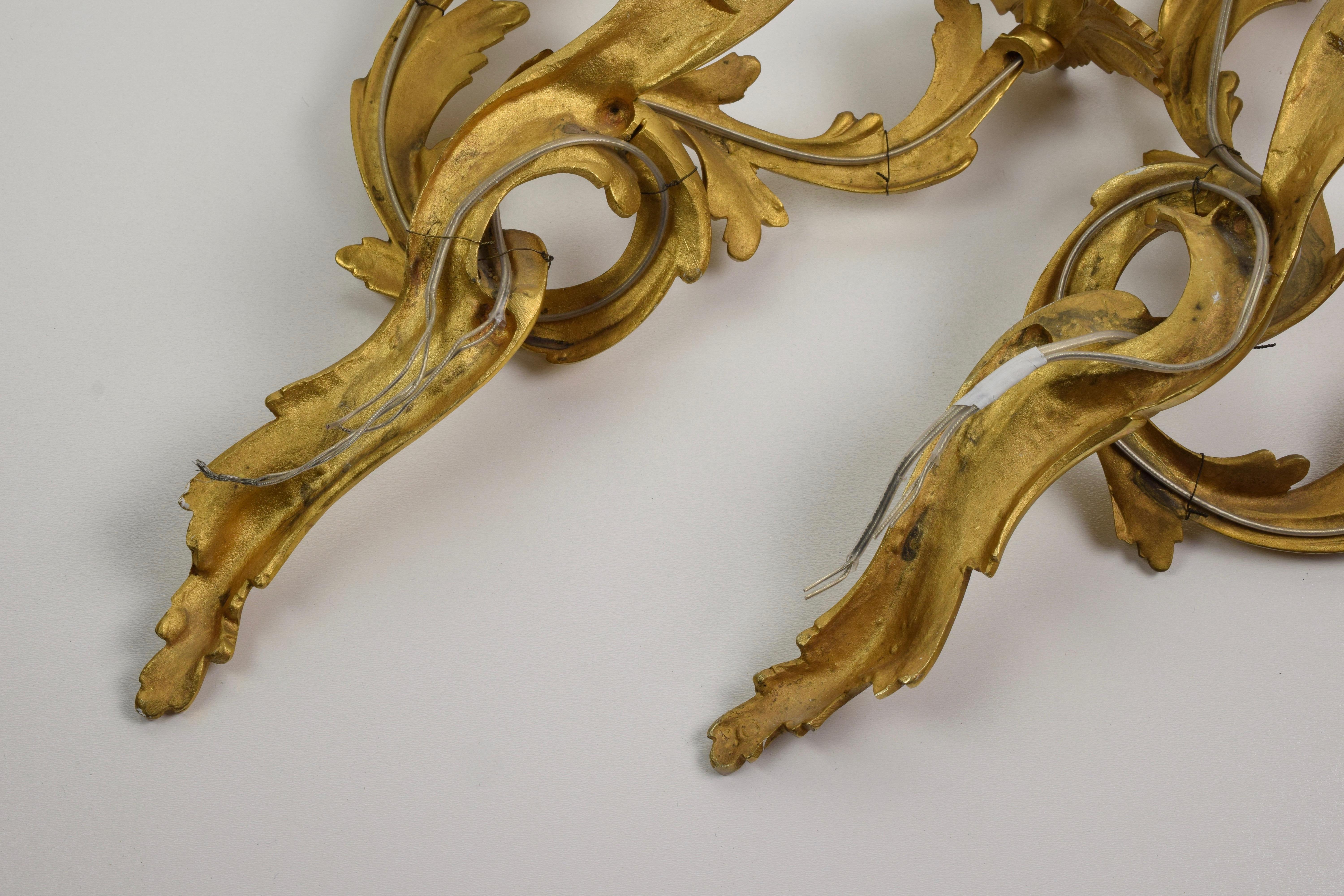 Pair of Louis XV Sconces in Gilt Bronze with Two Lights, Mid-20th Century For Sale 4