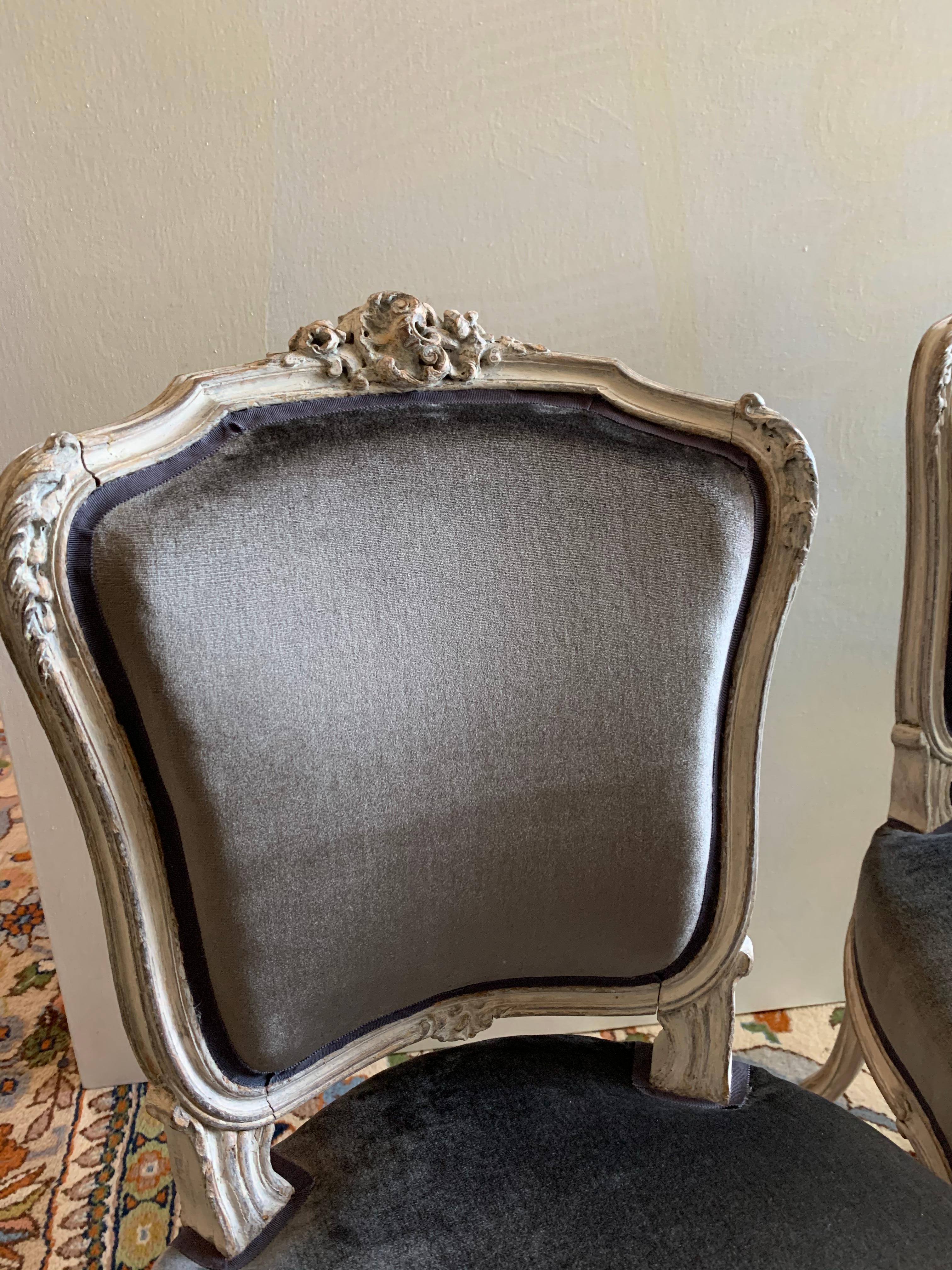 Hand-Carved Pair of Louis XV Side Chairs, circa 1800