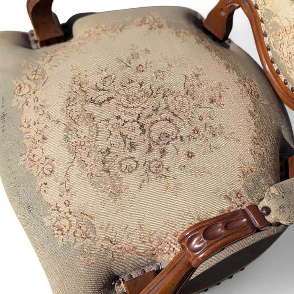 Pareja de sillones estilo Luis XV, madera tallada y tapicería, Francia, c. 1950 en venta 9