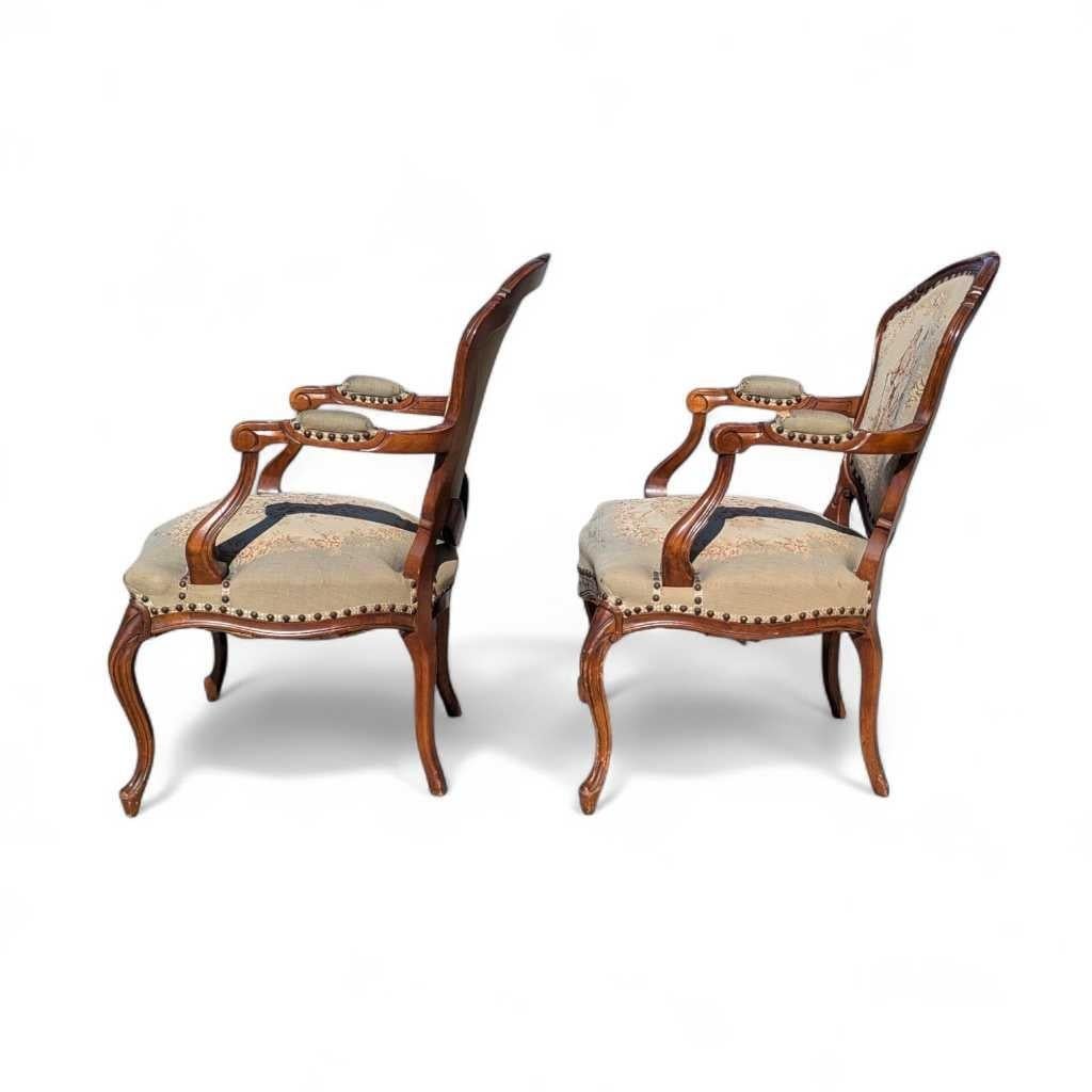 Pareja de sillones estilo Luis XV, madera tallada y tapicería, Francia, c. 1950 en venta 10