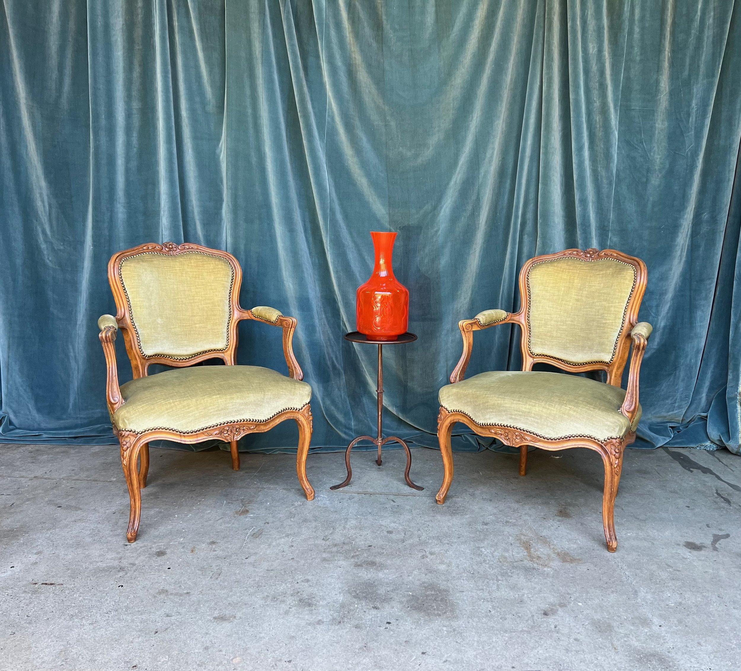 Pair of French Louis XV Style Armchairs in Pale Green Velvet In Good Condition For Sale In Buchanan, NY