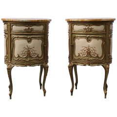 Paire de tables de chevet de style Louis XV