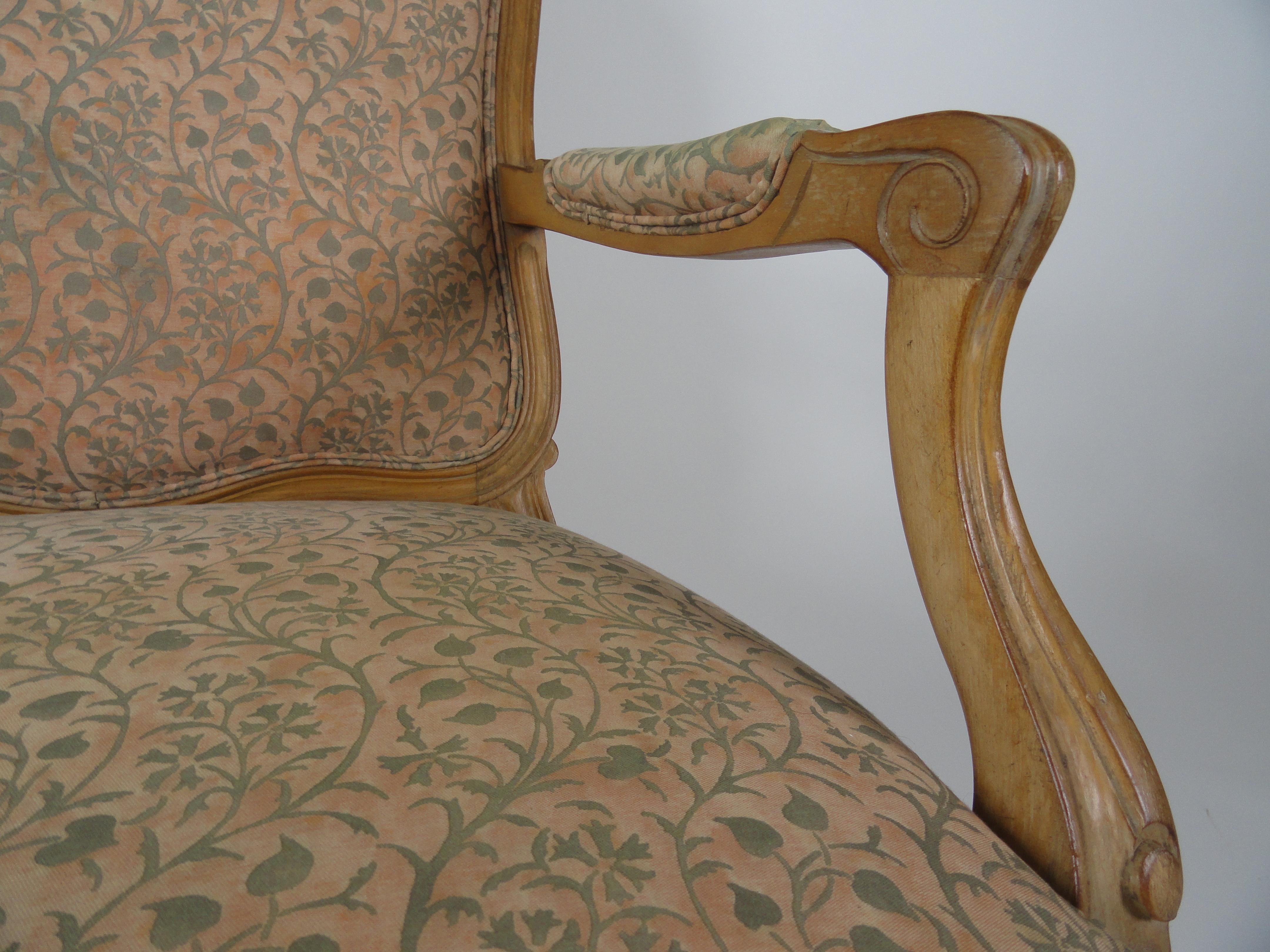 Pair of Louis XV Style Beechwood Carved Fauteuils im Angebot 2