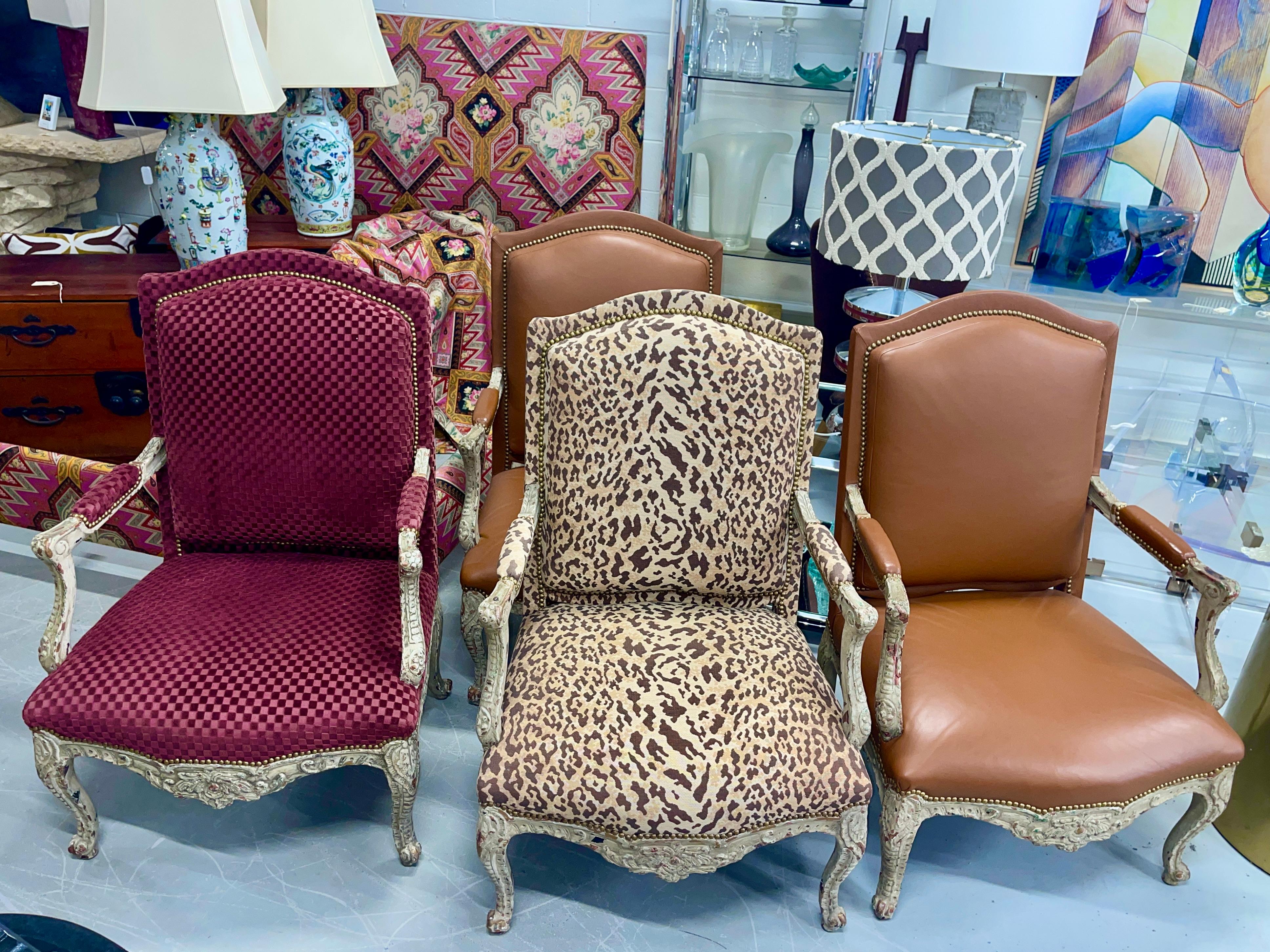Paire de chaises bergères de style Louis XV en vente 13